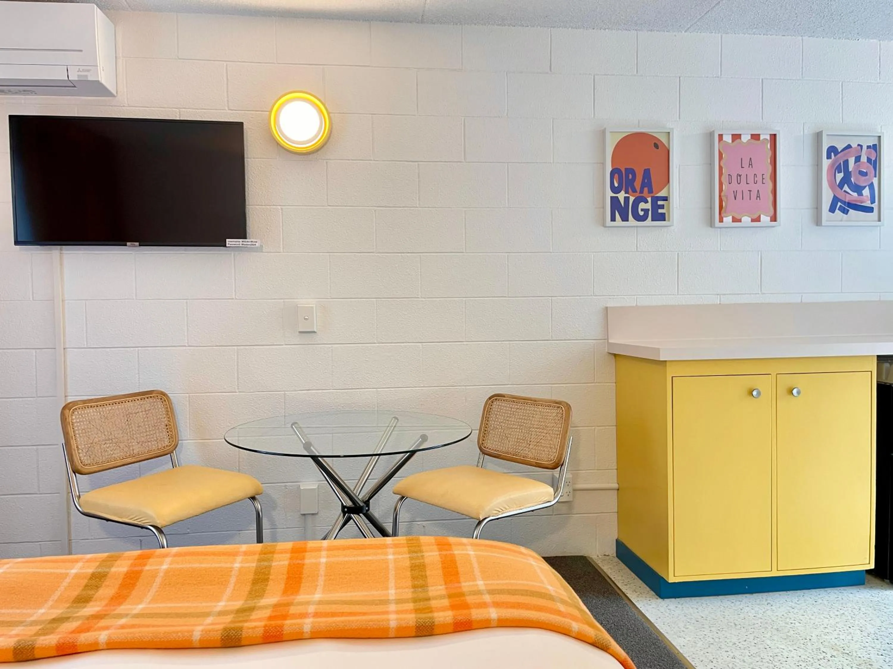 TV and multimedia, Bed in Mount Eden Motel