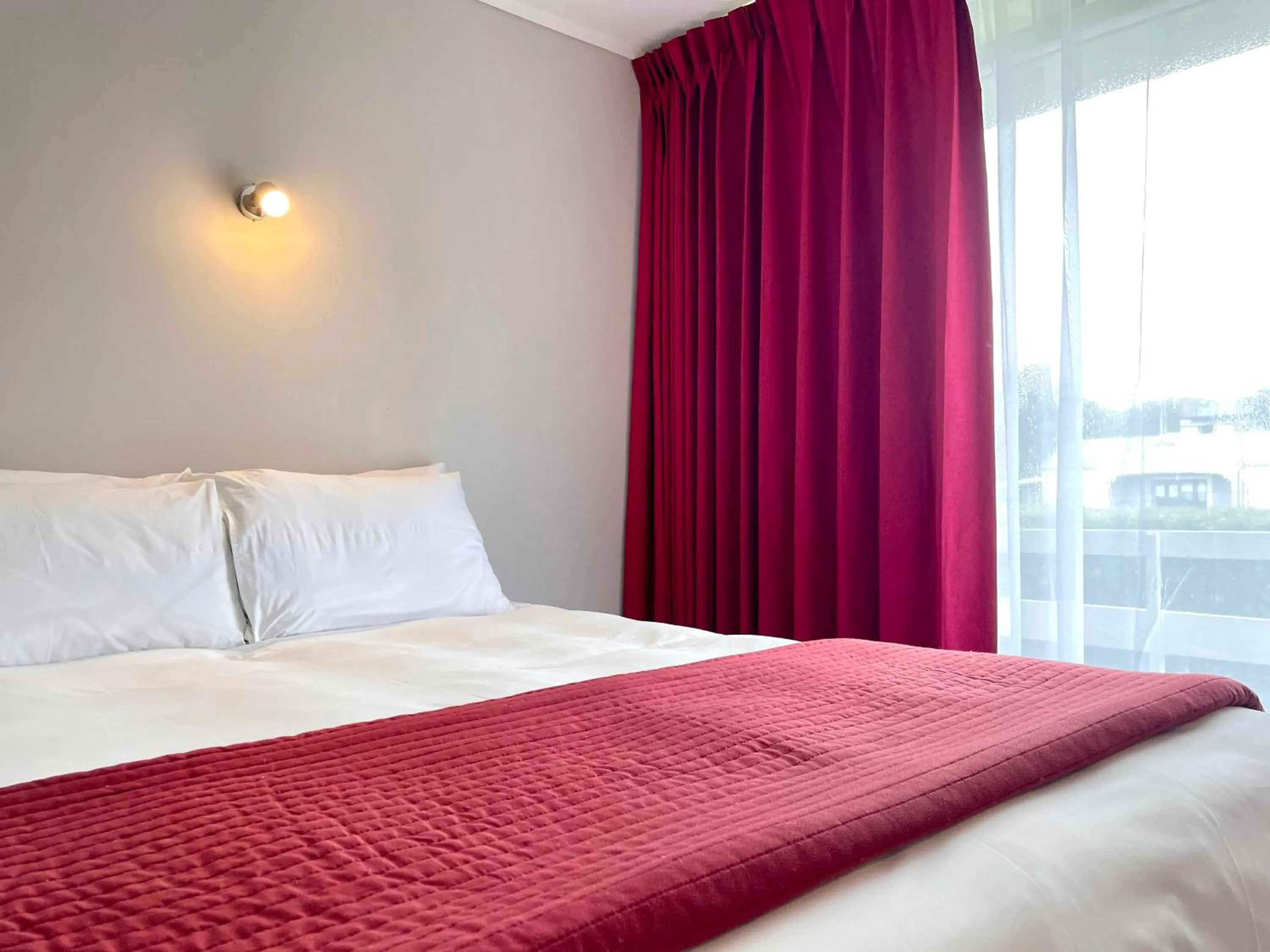 Bed in Mount Eden Motel