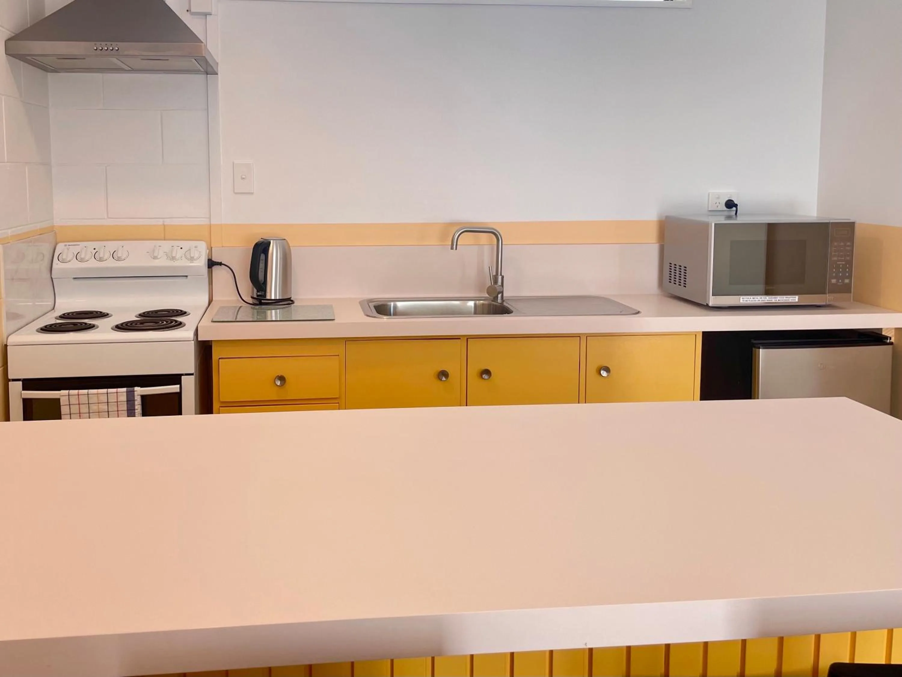 kitchen in Mount Eden Motel