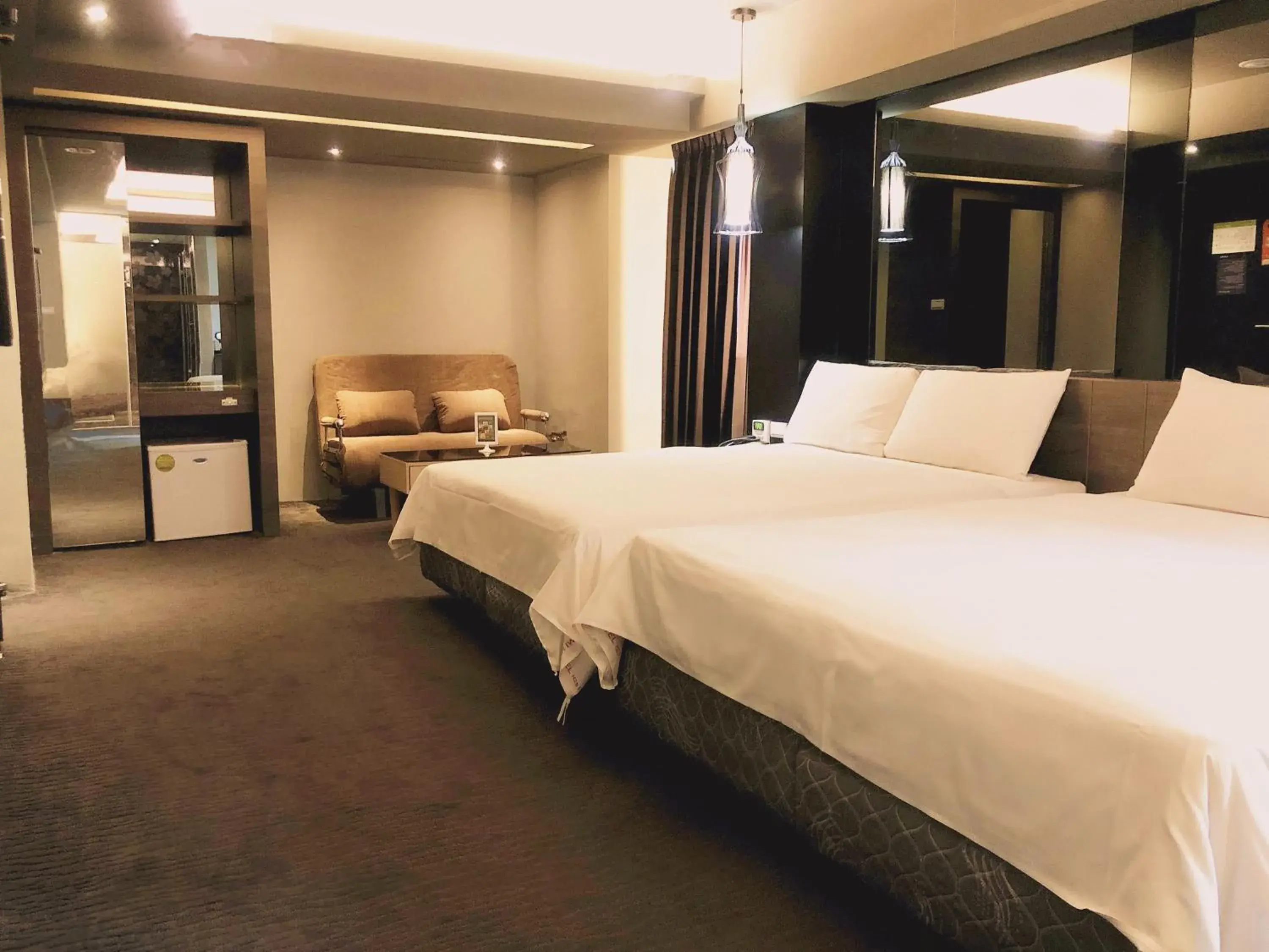 Decorative detail, Bed in Kiwi Express Hotel - Jiuru Rd Decorative detail, Bed in Kiwi Express Hotel - Jiuru Rd