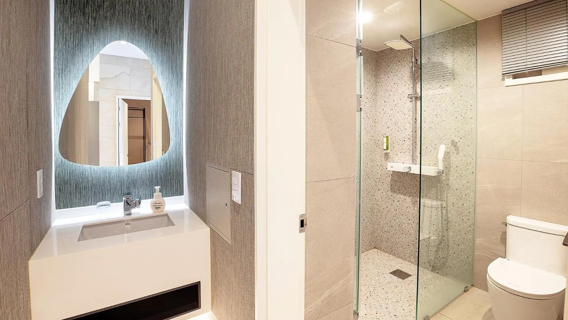 Shower in Ganghwa Elijah Resort