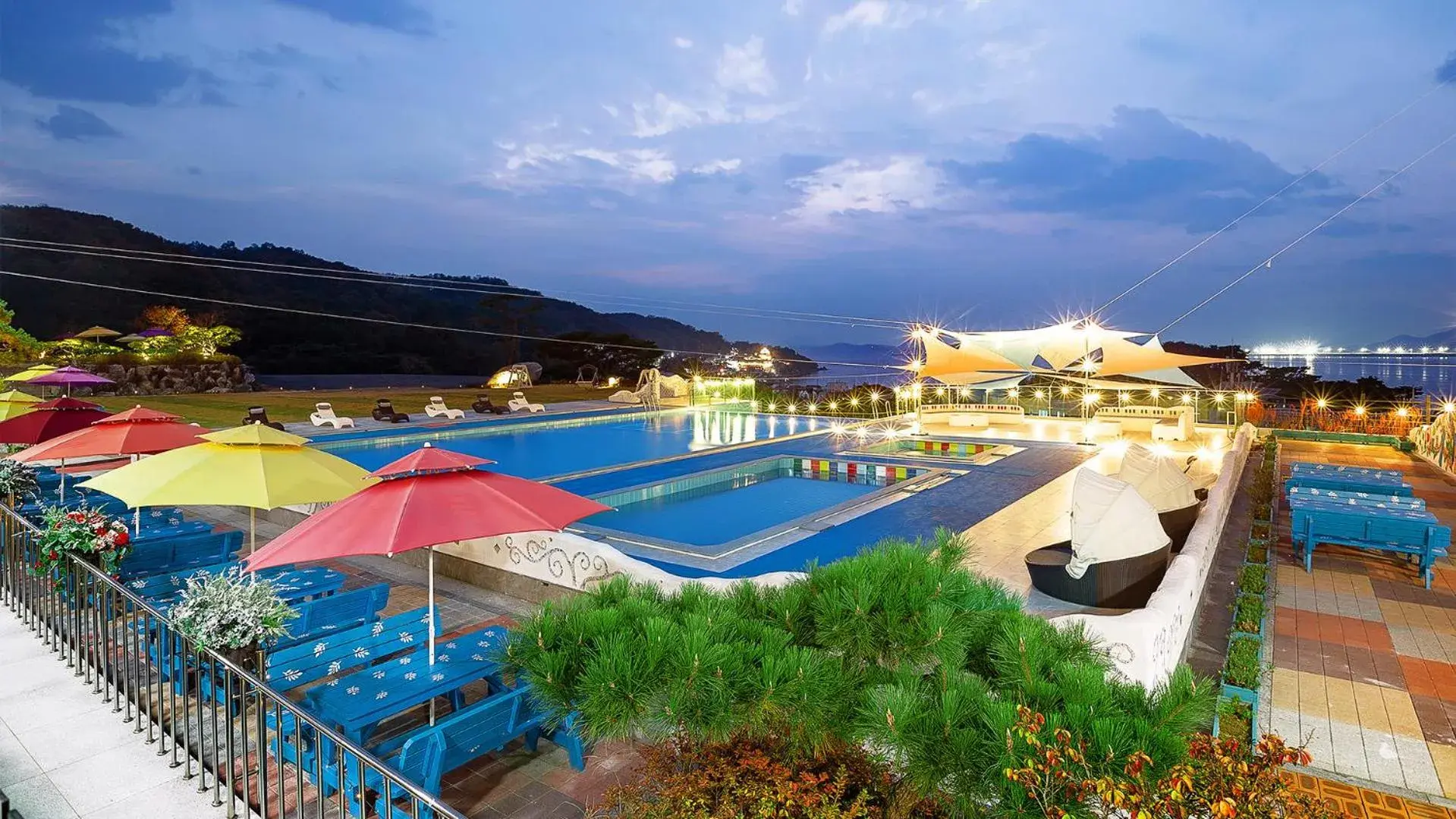 Pool view in Ganghwa Elijah Resort Pool view in Ganghwa Elijah Resort