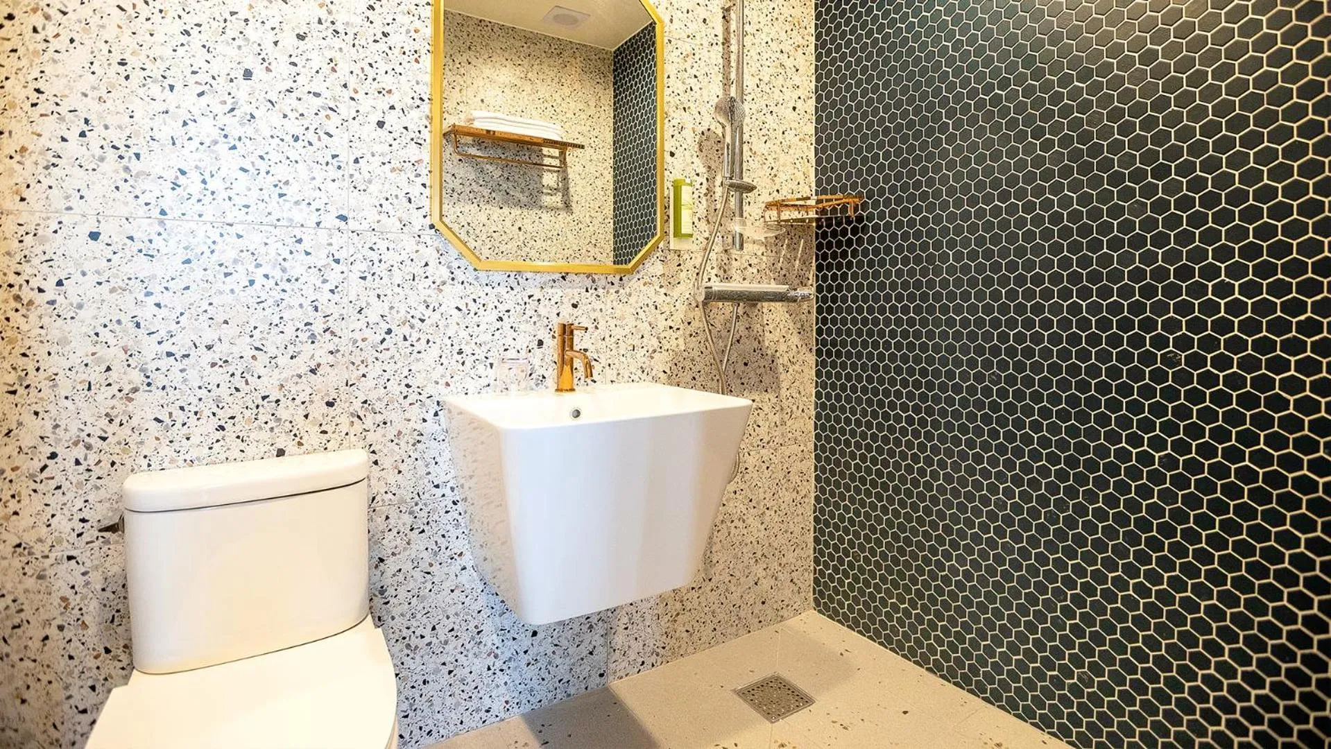 Shower in Ganghwa Elijah Resort