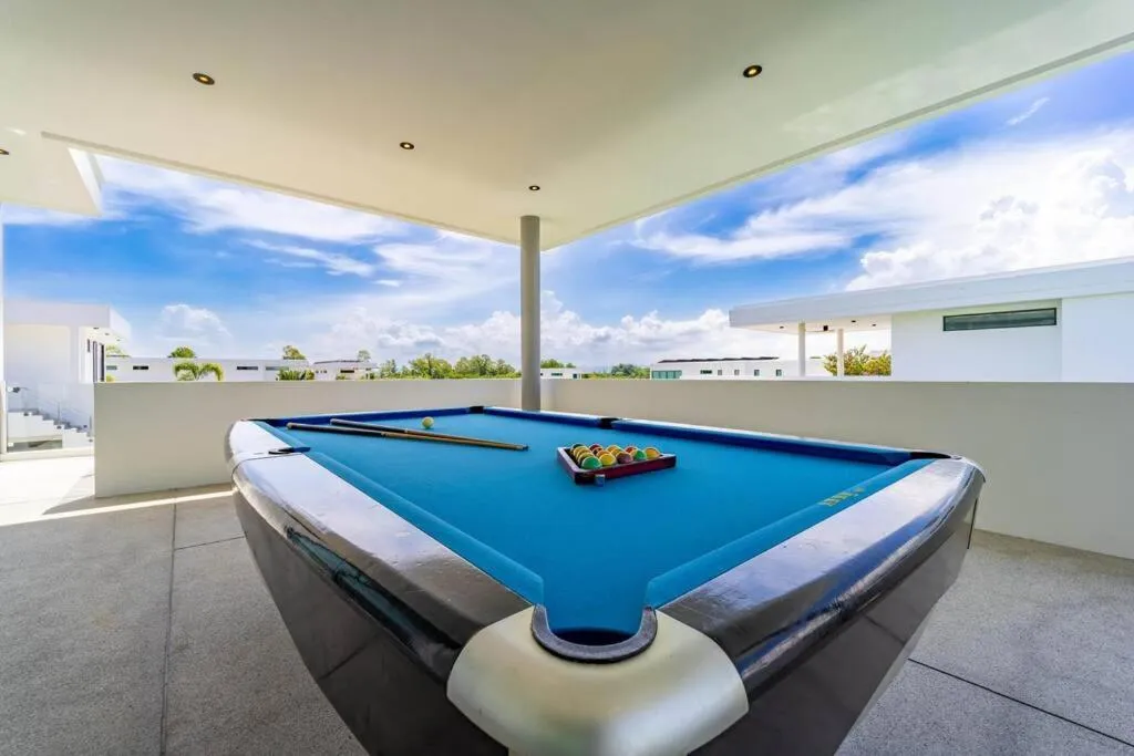 Luxury Modern 6 Bed Private Pool Villa LLW