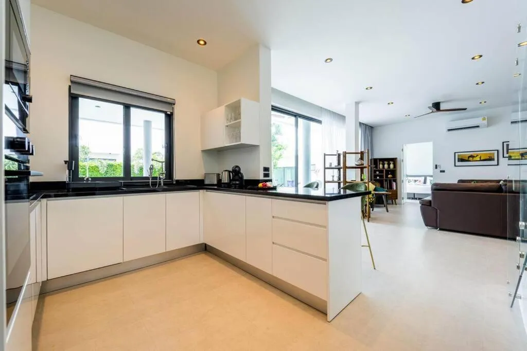 Luxury Modern 6 Bed Private Pool Villa LLW