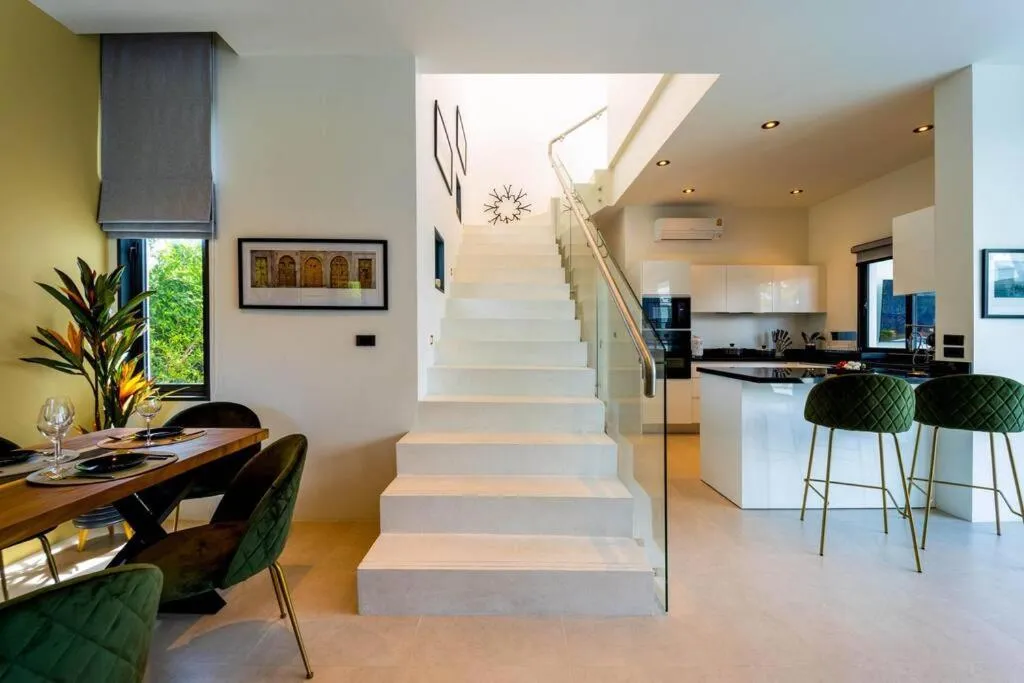 Luxury Modern 6 Bed Private Pool Villa LLW