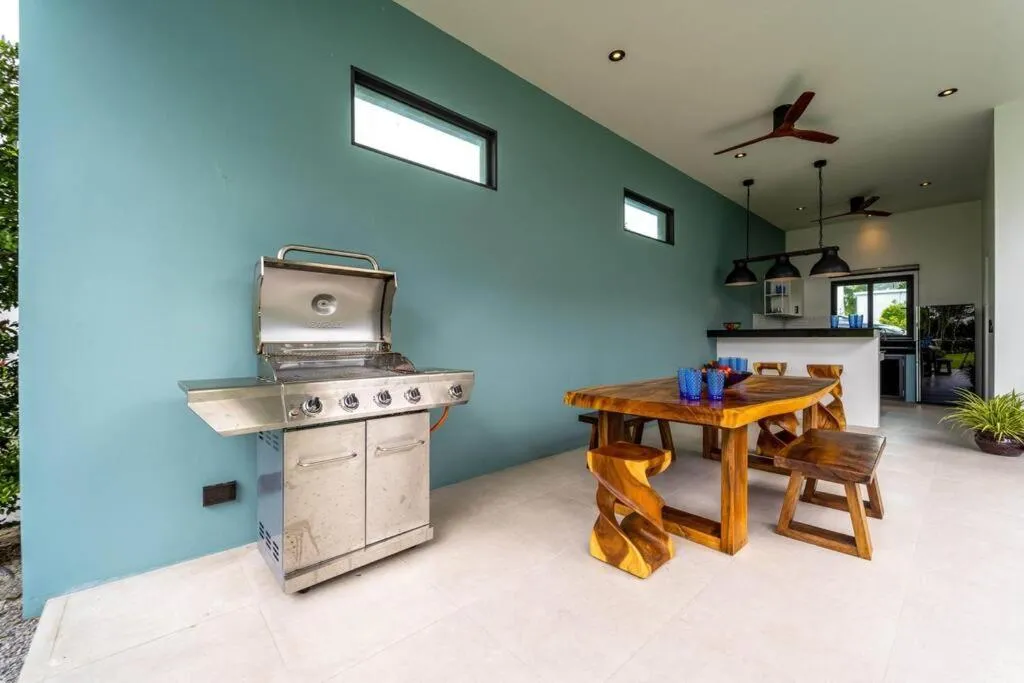 Luxury Modern 6 Bed Private Pool Villa LLW