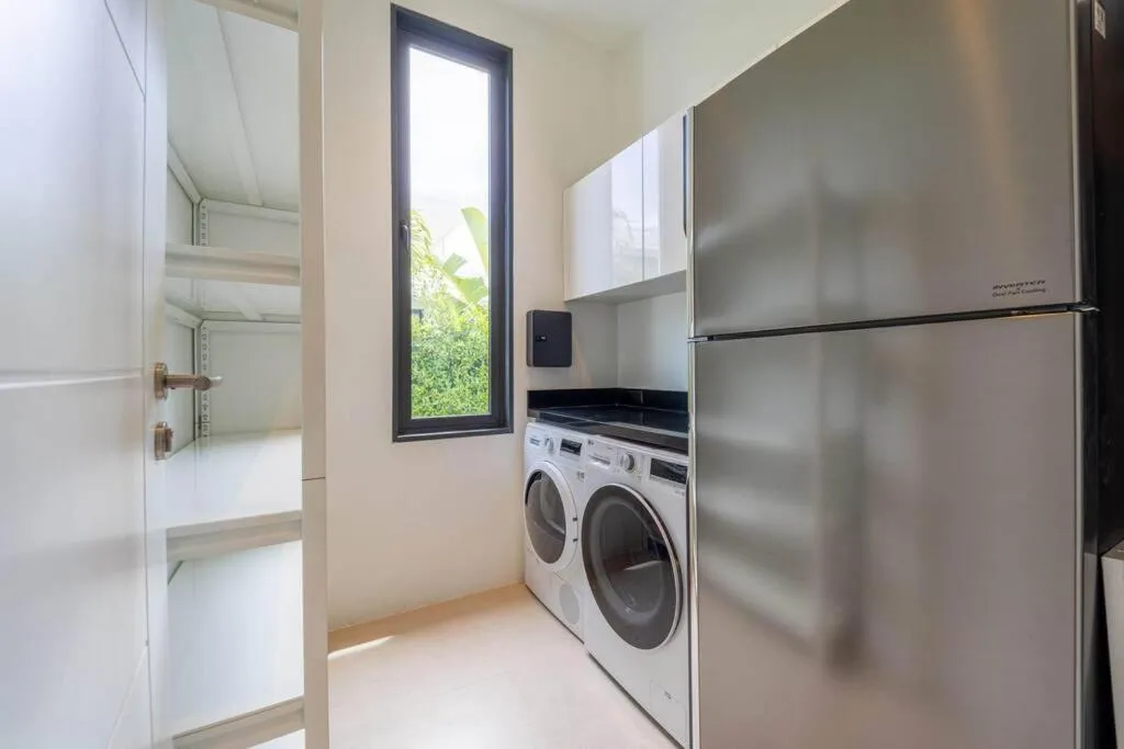 Luxury Modern 6 Bed Private Pool Villa LLW