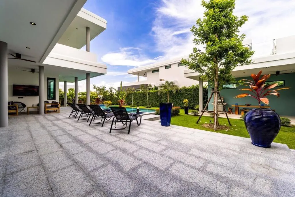 Luxury Modern 6 Bed Private Pool Villa LLW