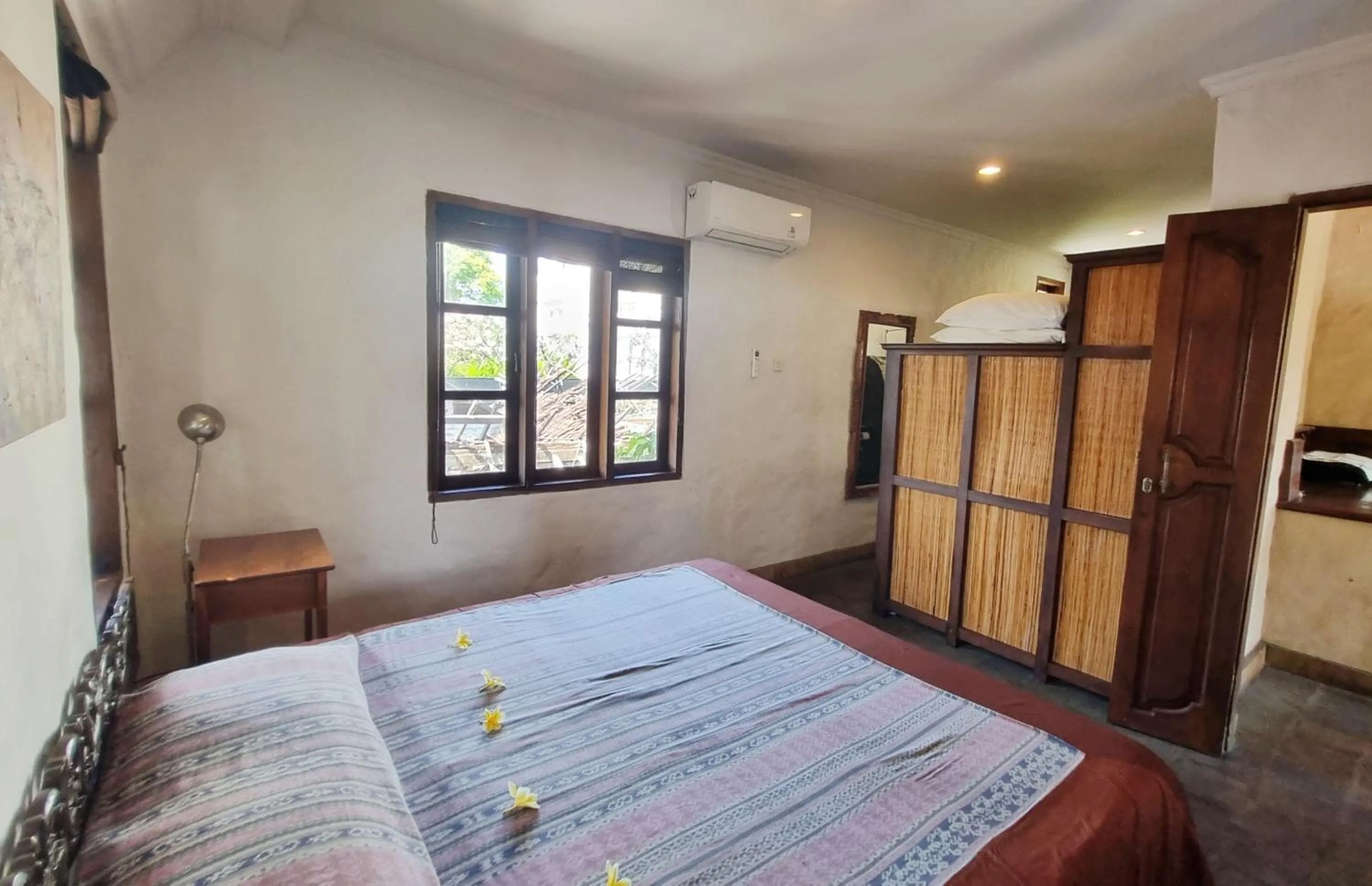 Bed in Flash Back Bungalow