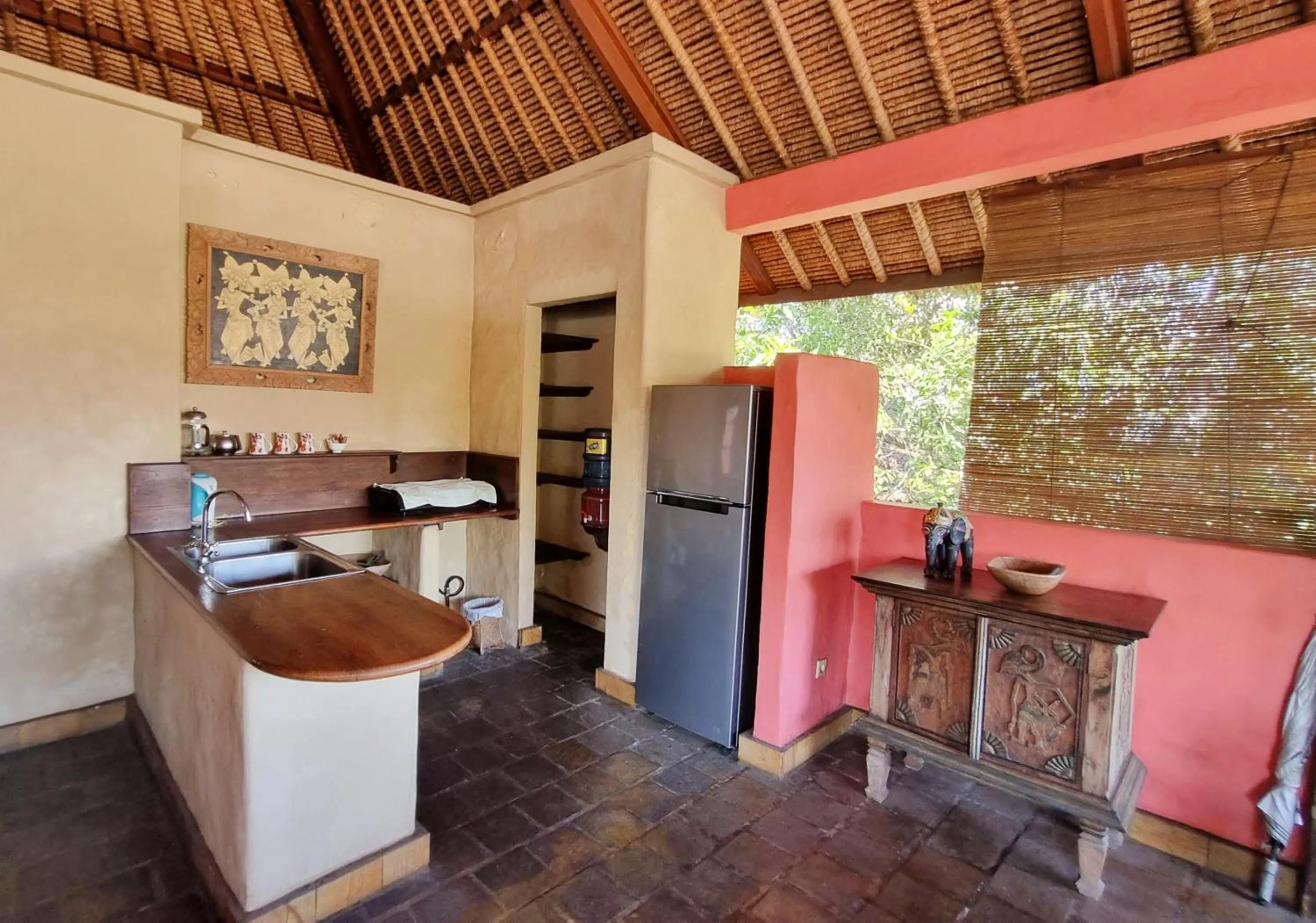 Kitchen or kitchenette in Flash Back Bungalow