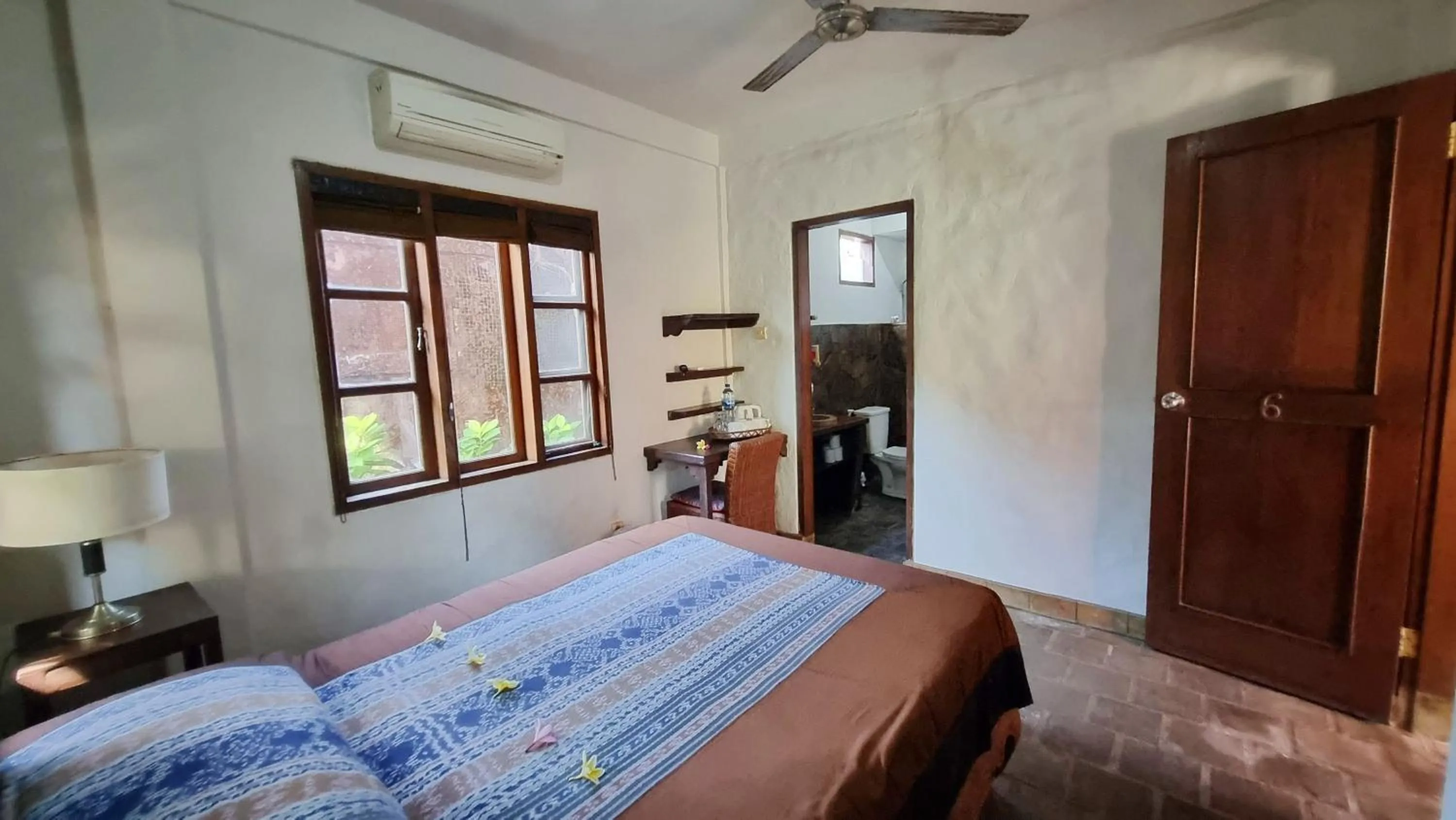 Bed in Flash Back Bungalow