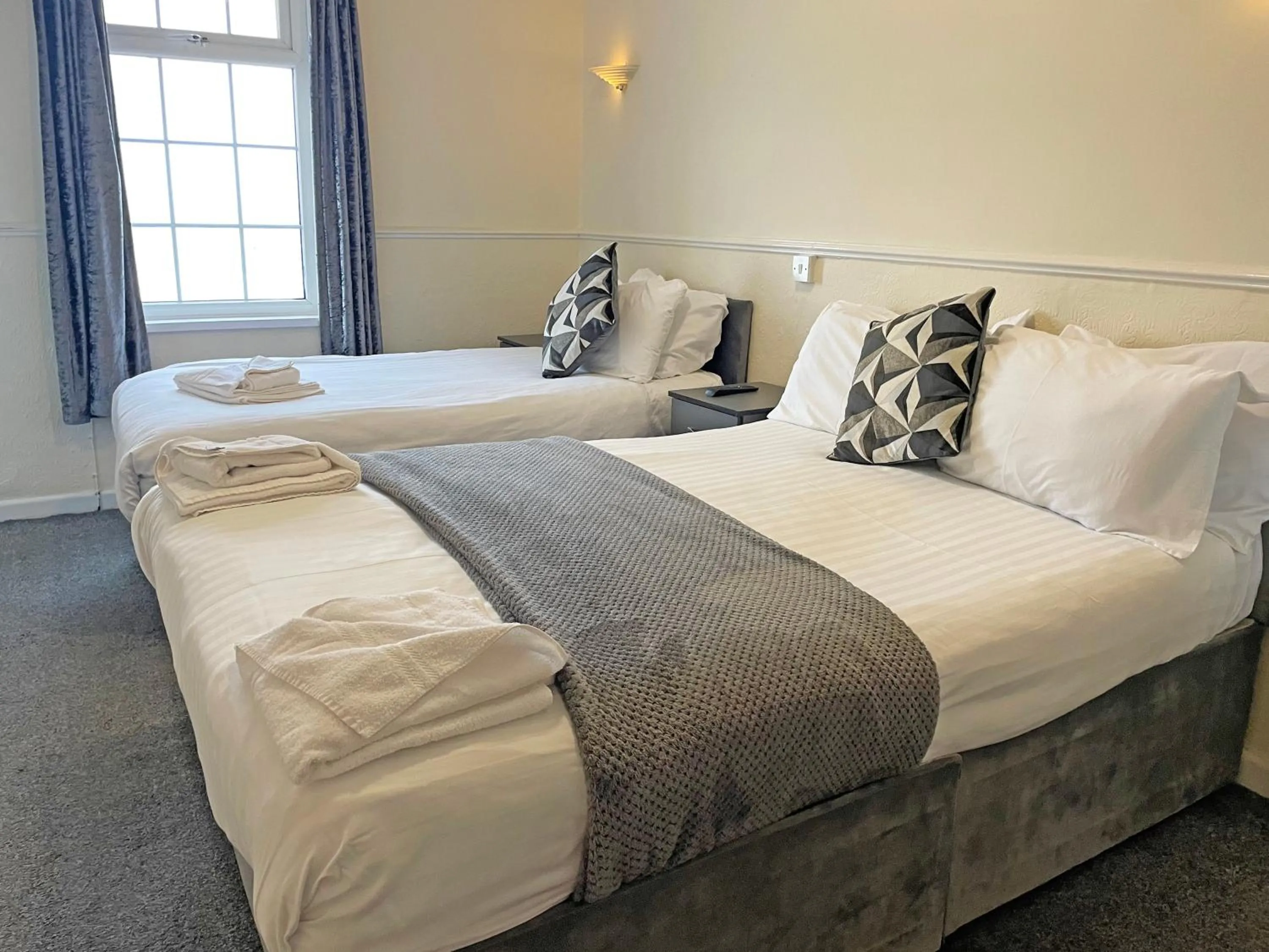 Bedroom, Bed in The President Hotel