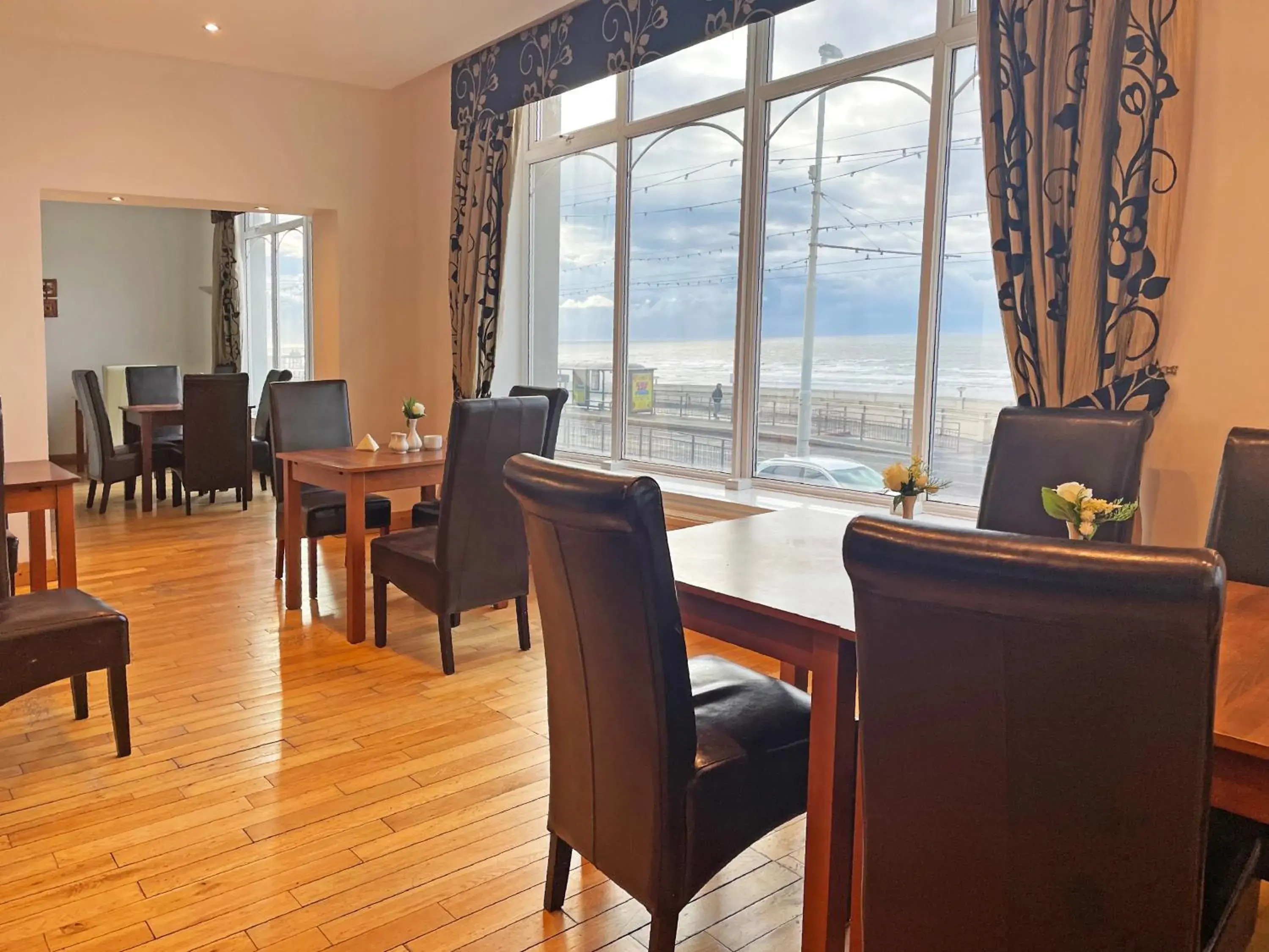 Restaurant/places to eat in The President Hotel Restaurant/places to eat in The President Hotel