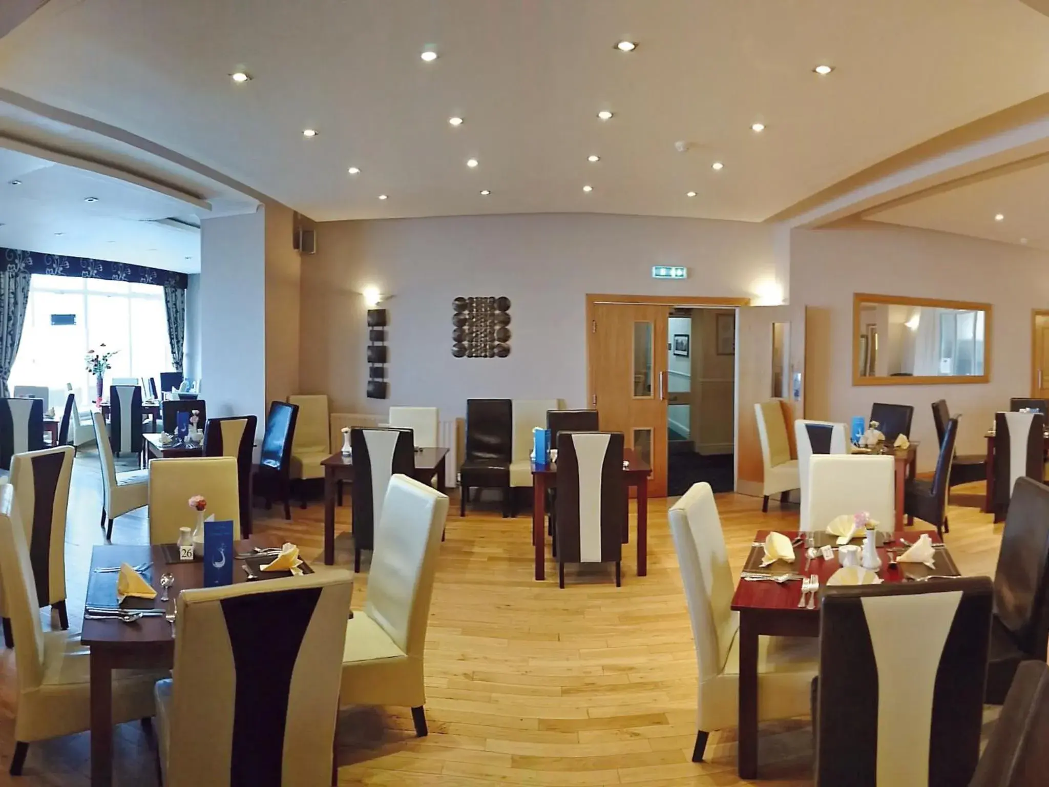 Restaurant/places to eat in The President Hotel Restaurant/places to eat in The President Hotel