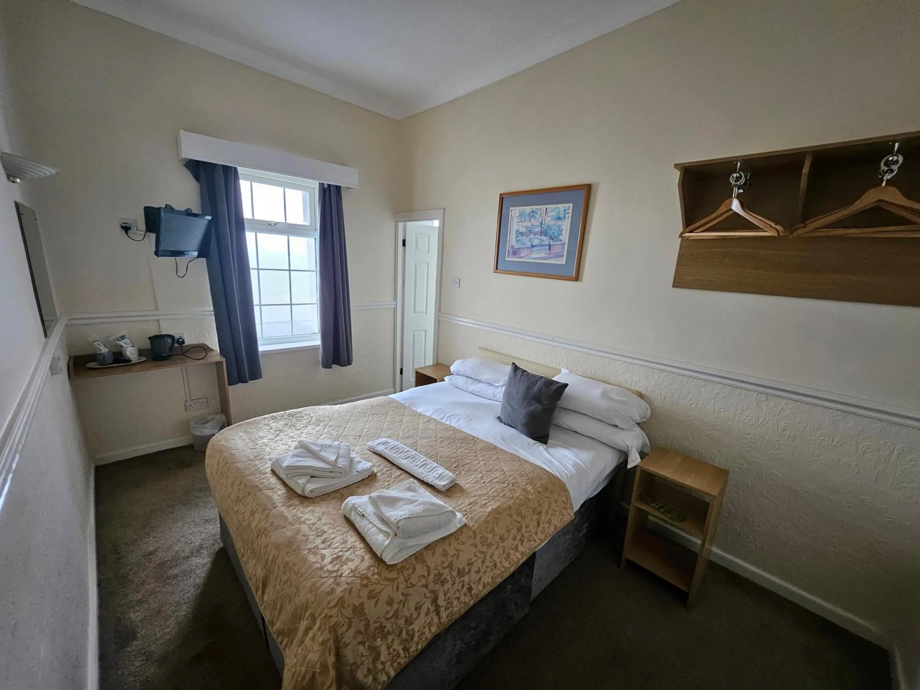 Bedroom, Bed in The President Hotel