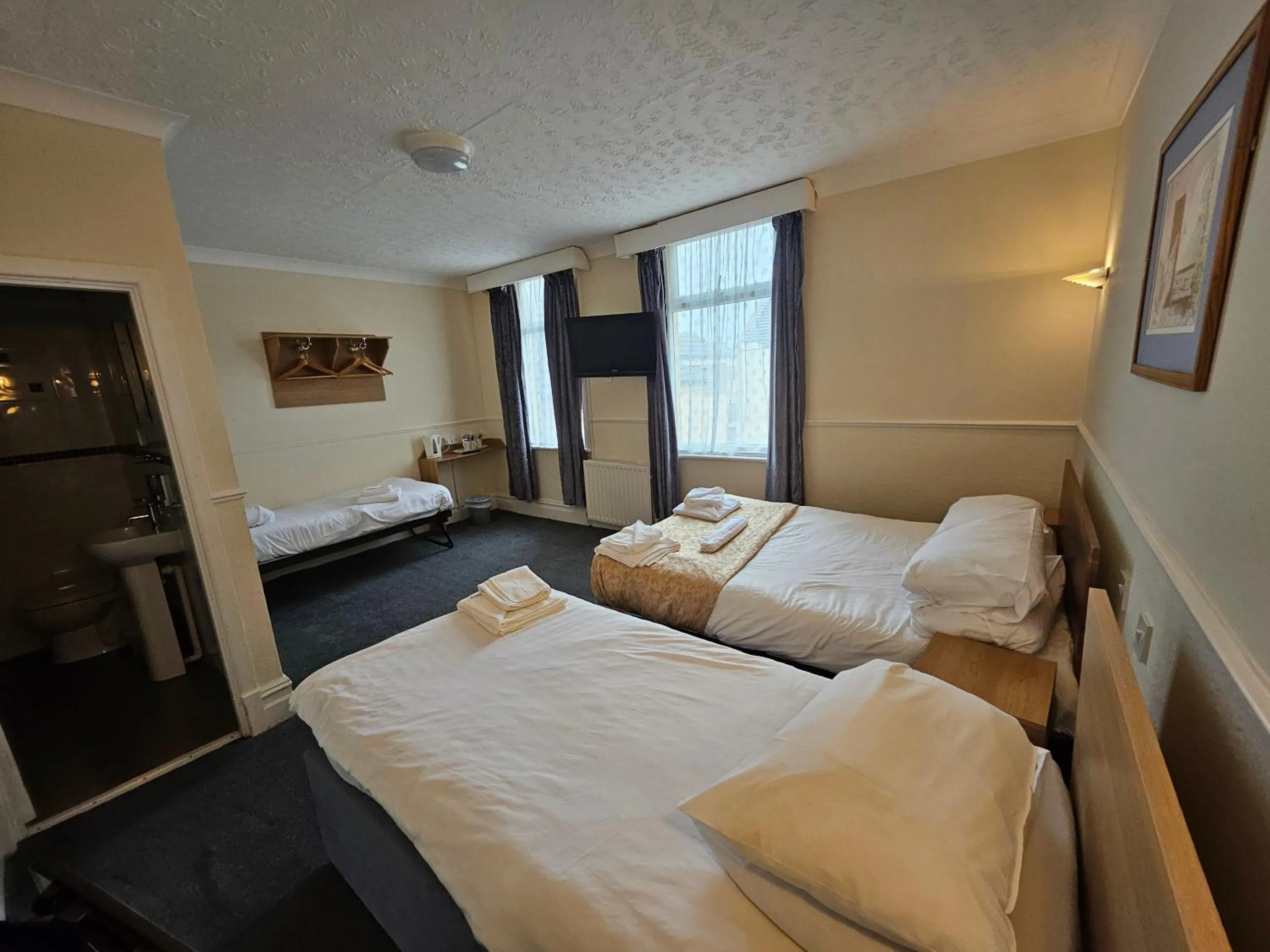 Bedroom, Bed in The President Hotel