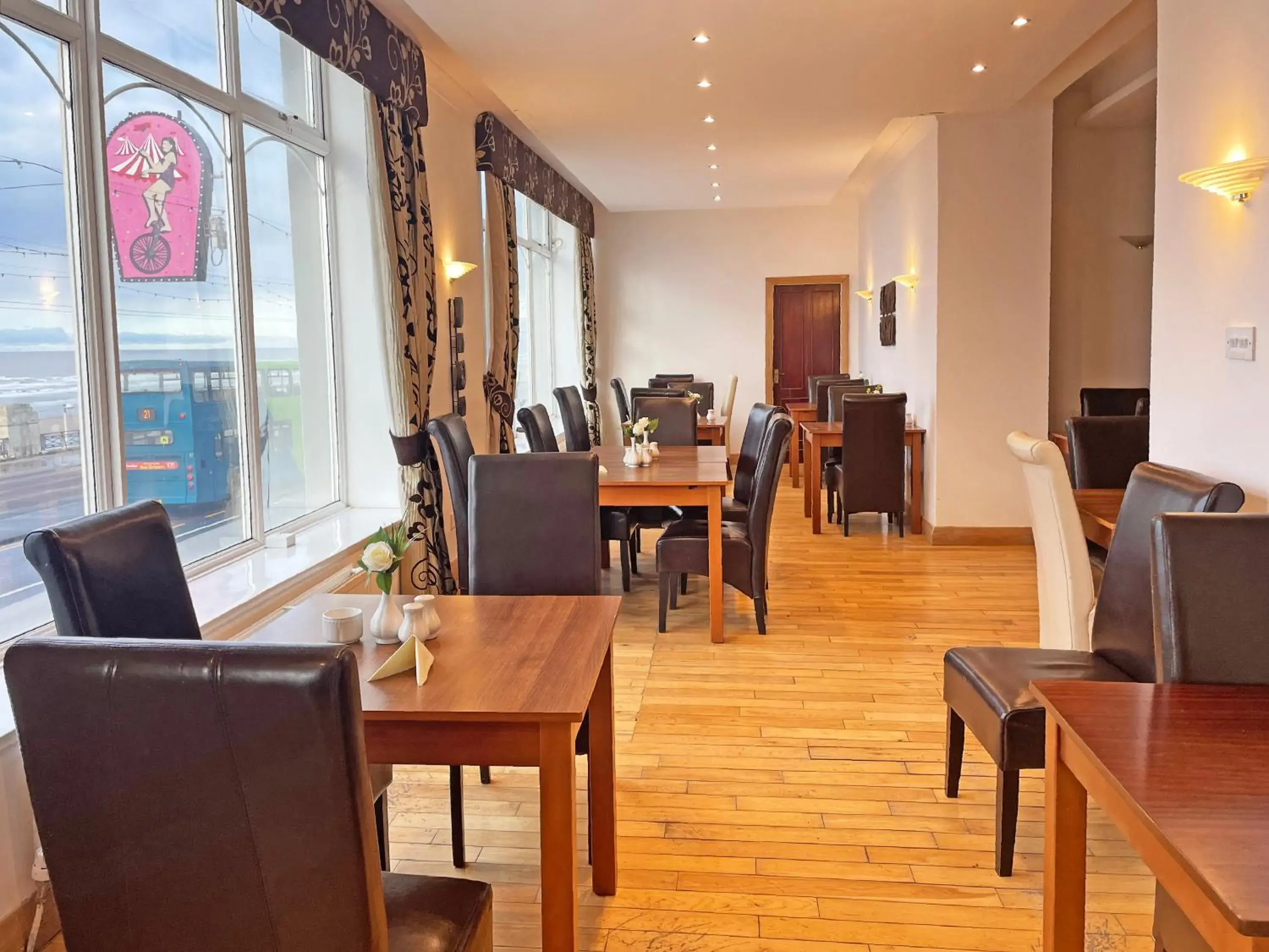 Restaurant/places to eat in The President Hotel Restaurant/places to eat in The President Hotel