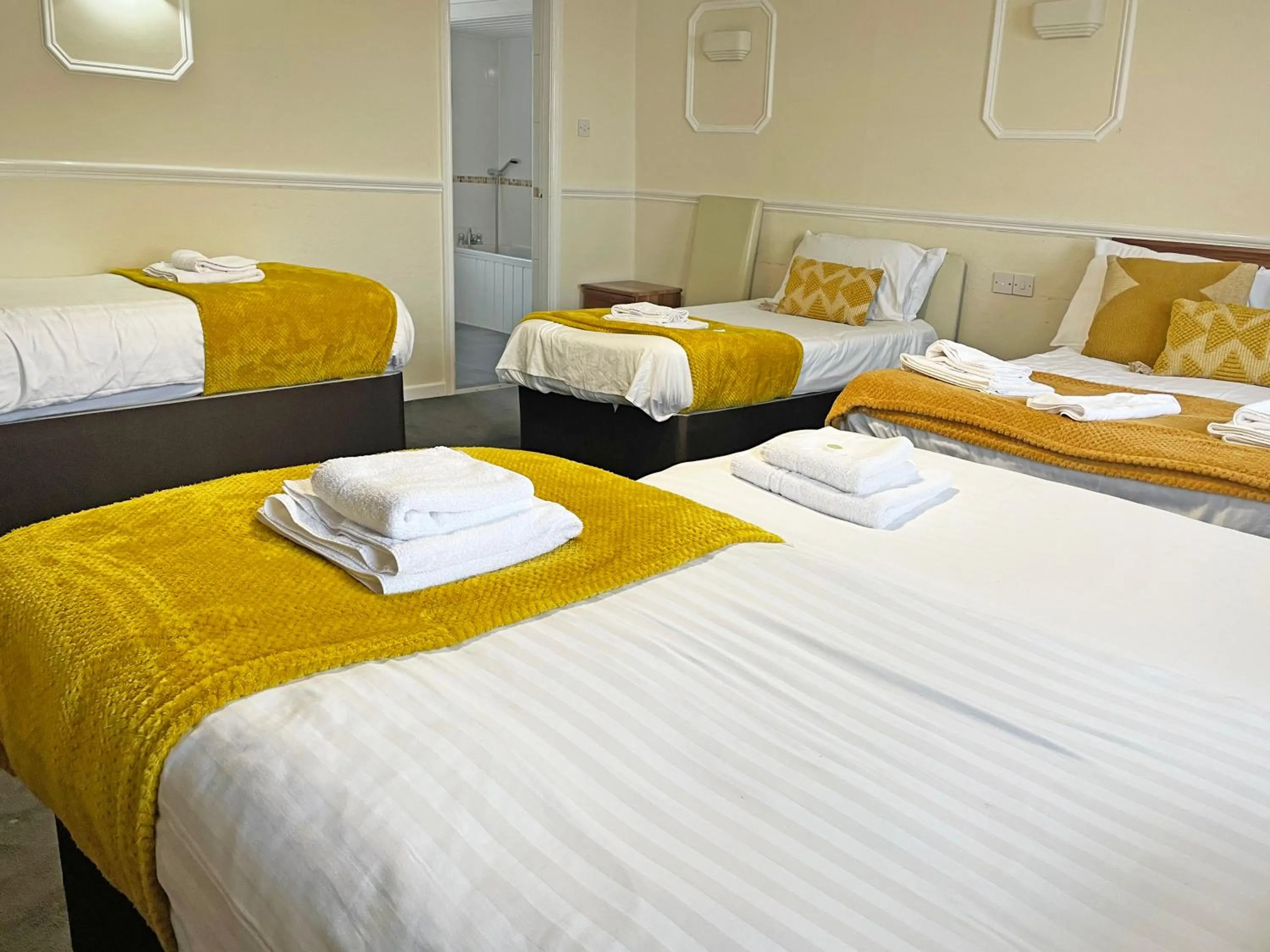 Bedroom, Bed in The President Hotel