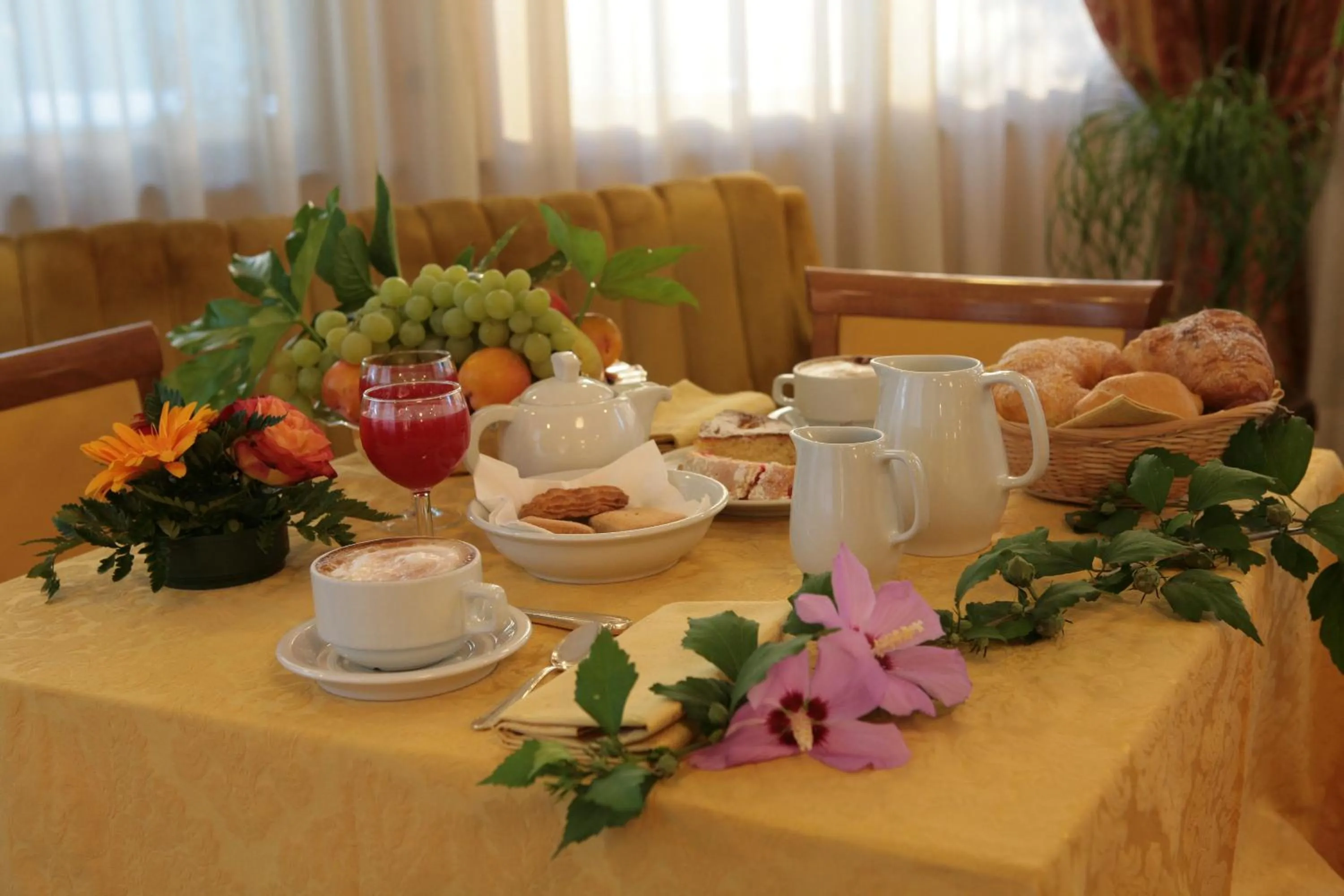 Continental breakfast in Hotel Villa Luca