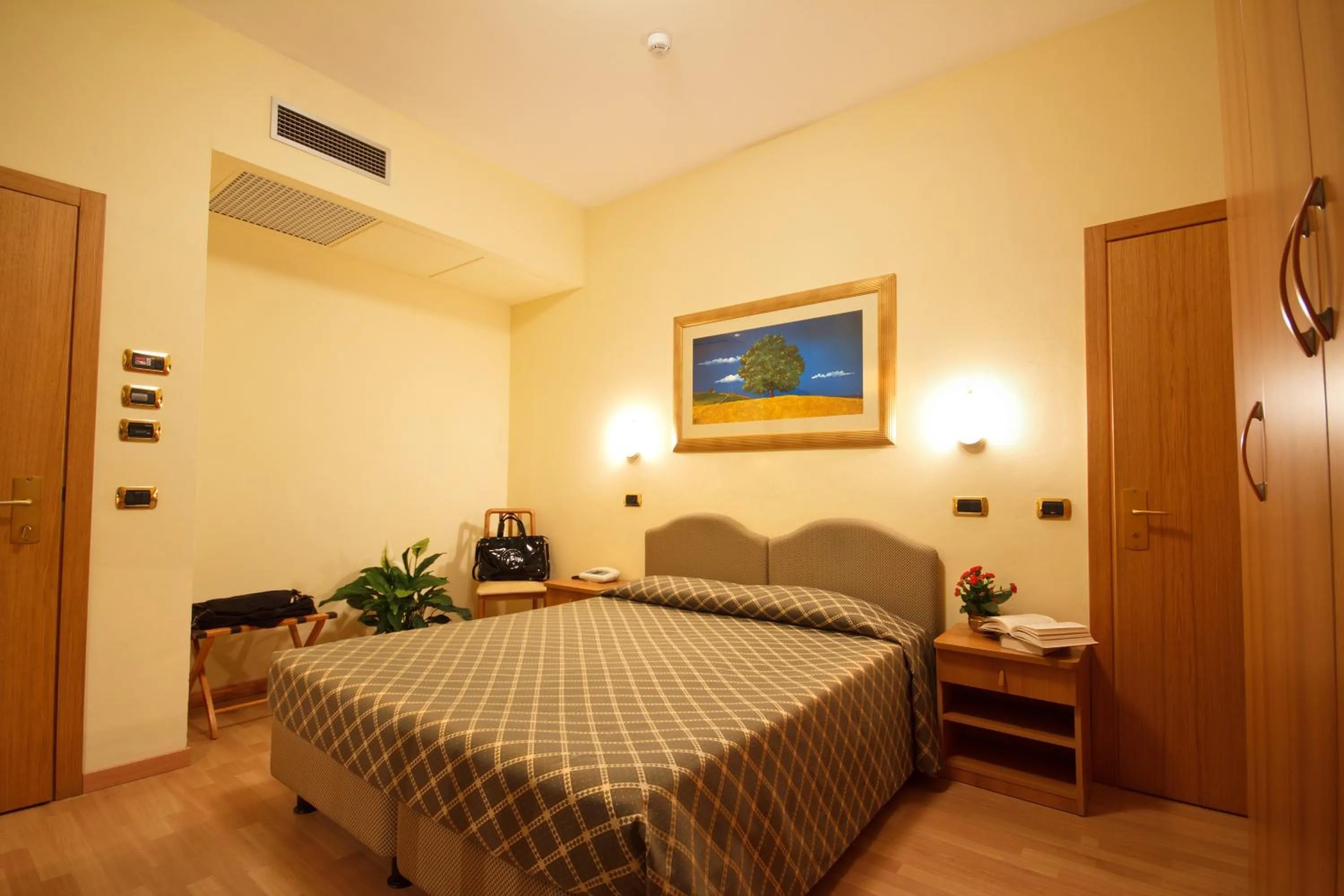 Photo of the whole room, Bed in Hotel Villa Luca
