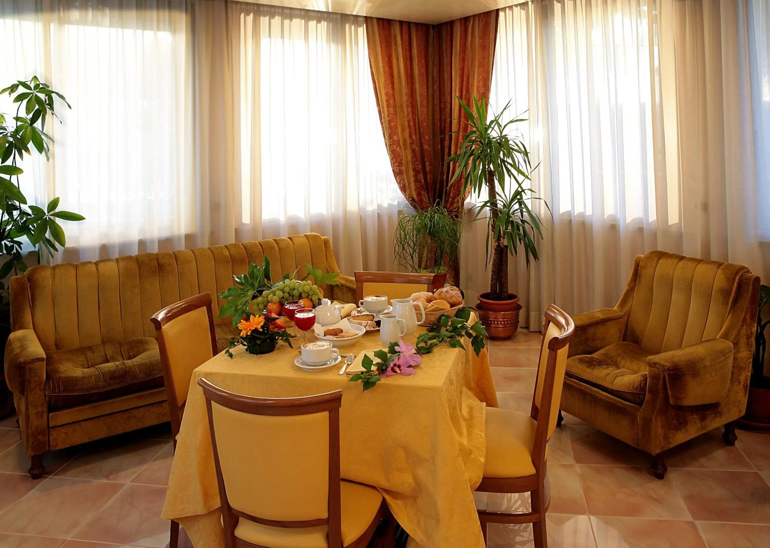Continental breakfast in Hotel Villa Luca