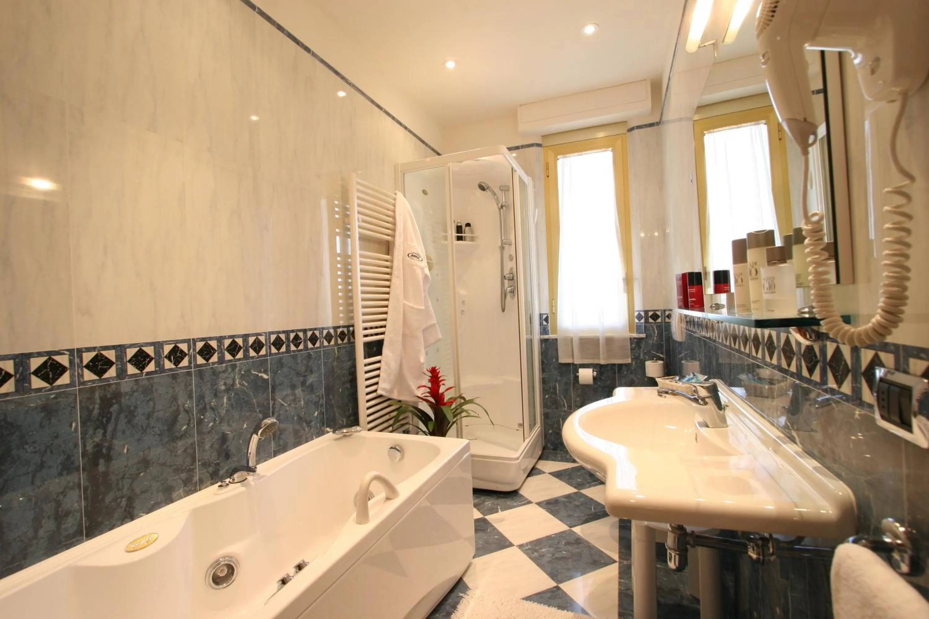 Shower in Hotel Villa Luca