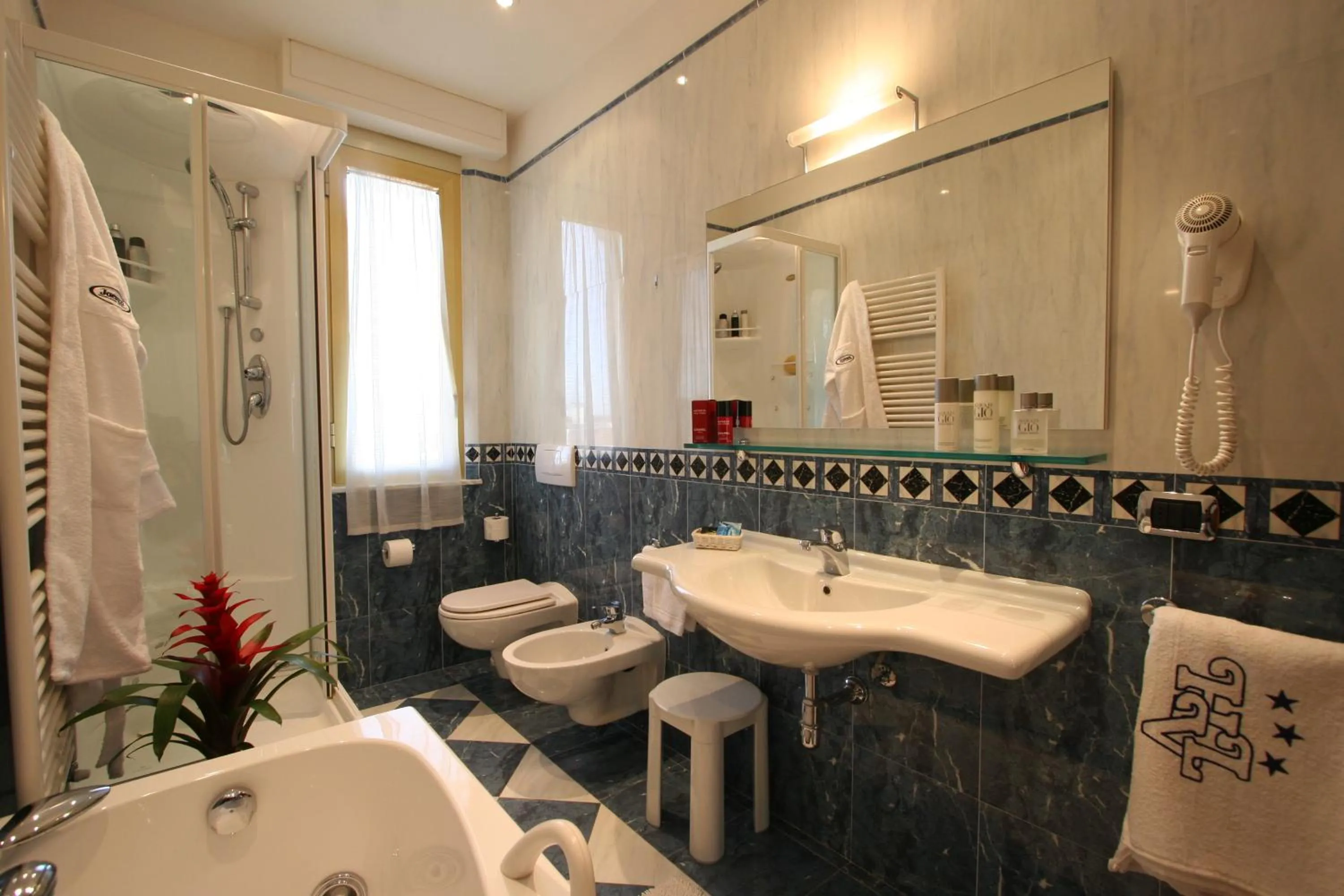 Shower in Hotel Villa Luca