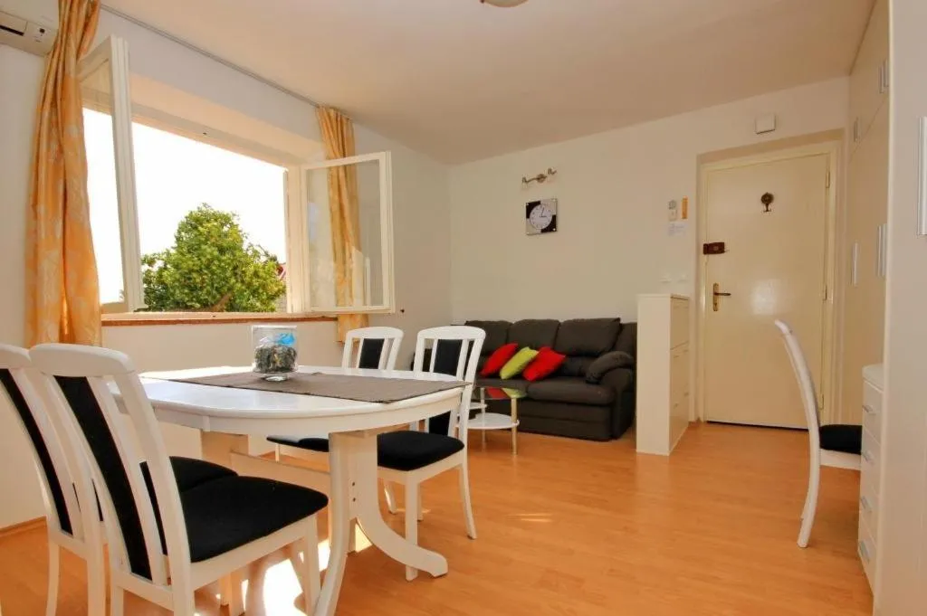 Dining area in Apartment Charming Arena