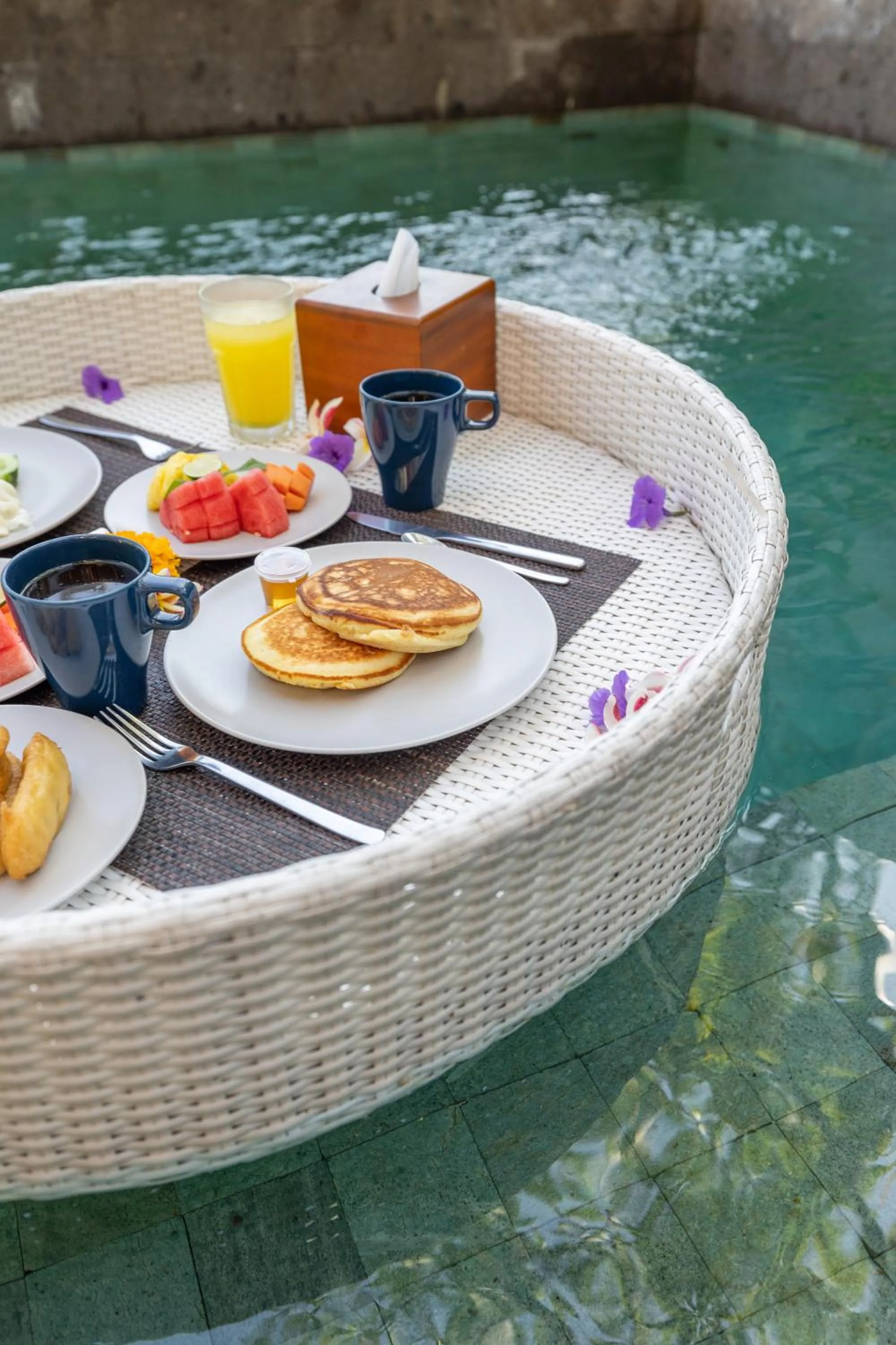 Food and drinks in Casanina Ubud Villas