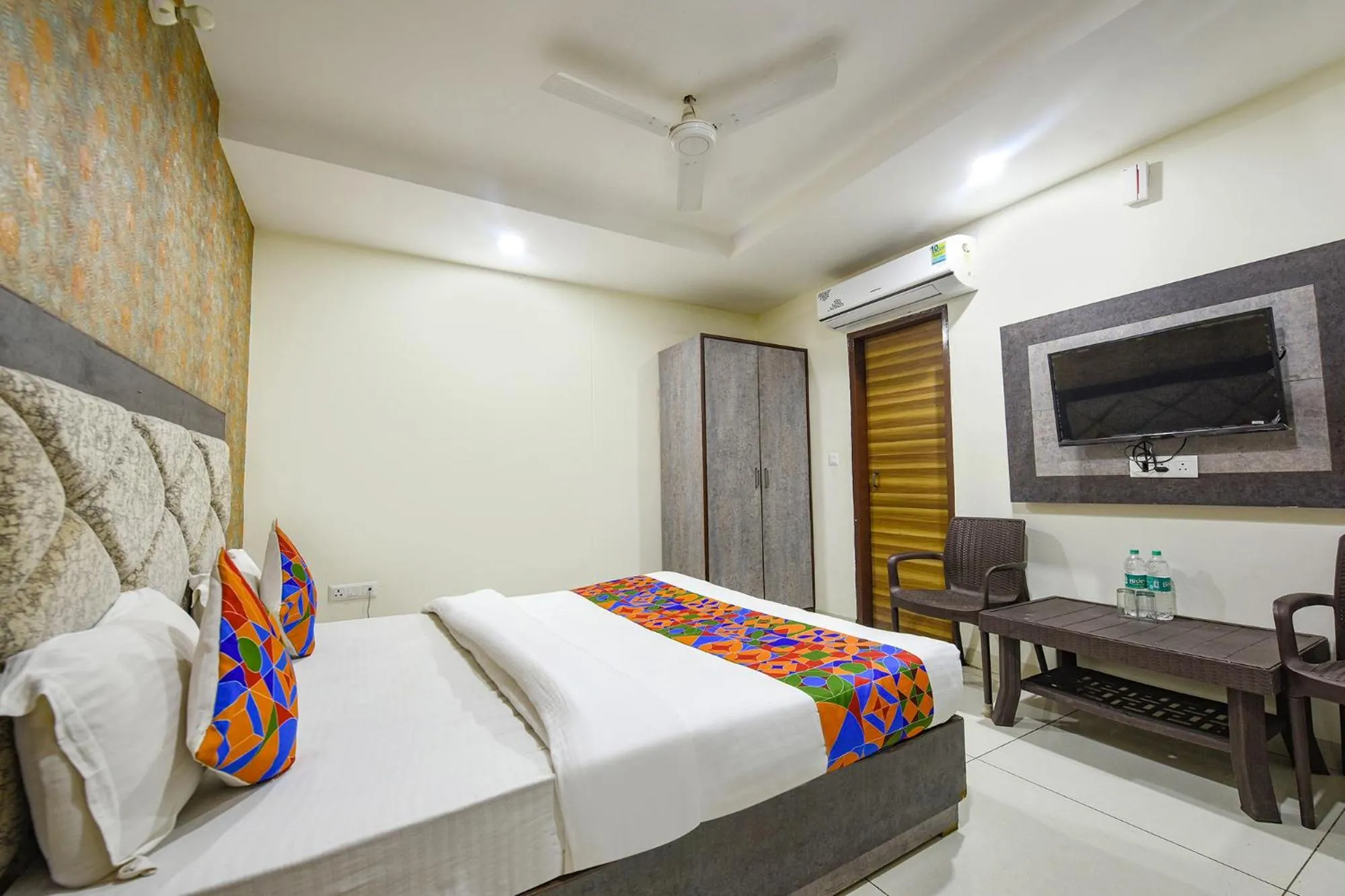 Bed in FabHotel Green Valley