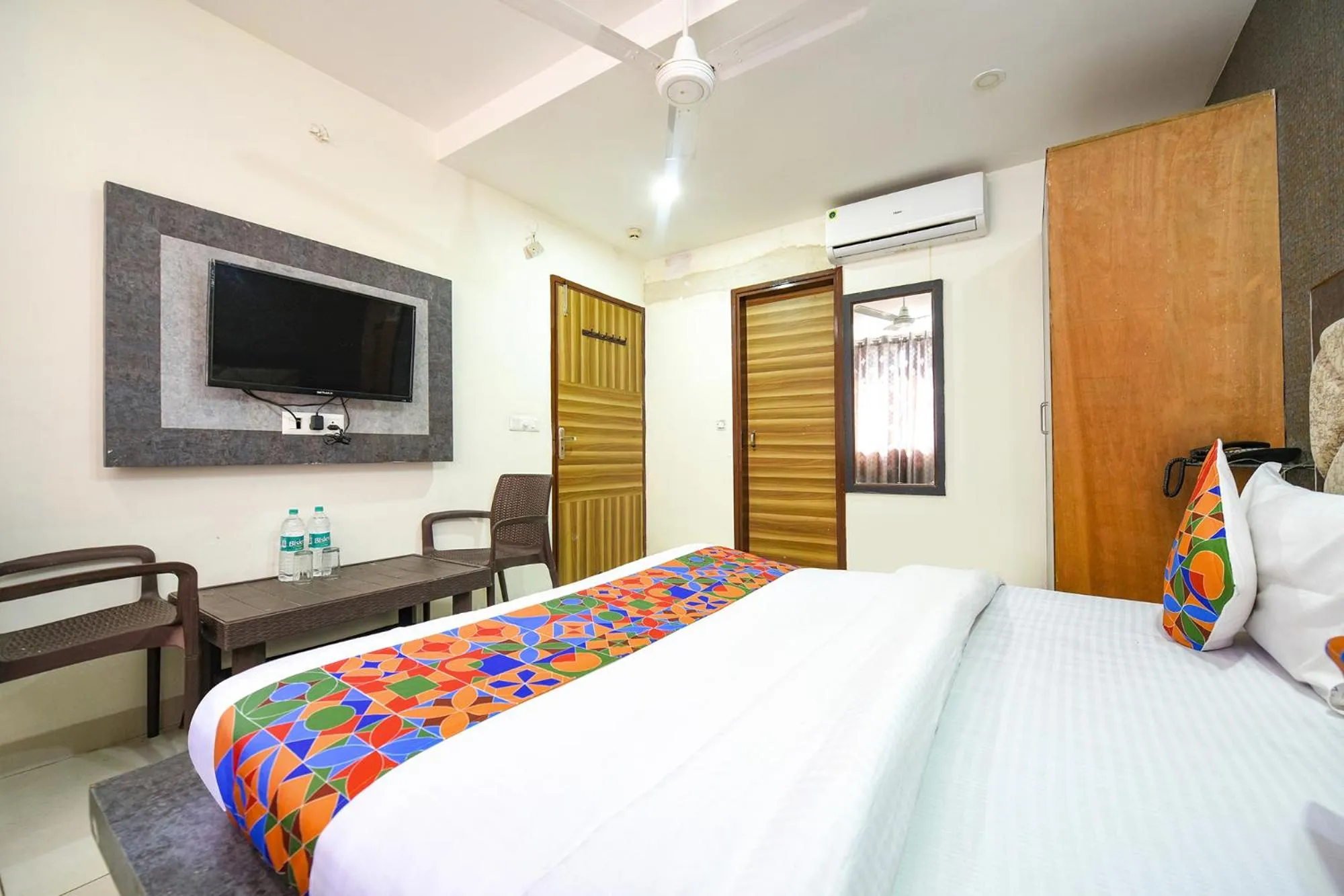 Bed in FabHotel Green Valley