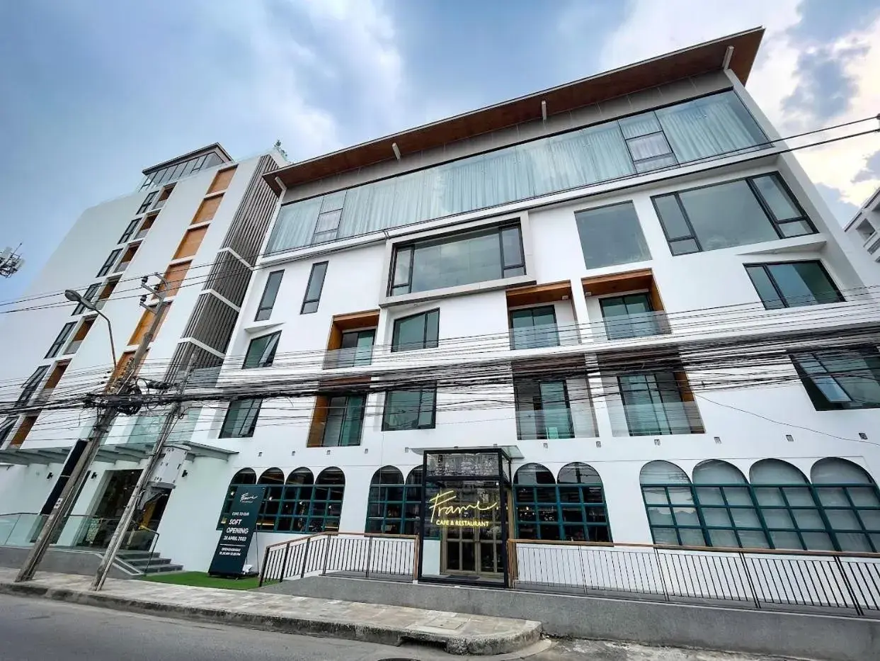 Facade/entrance in Frame Hotel Bangkok Facade/entrance in Frame Hotel Bangkok