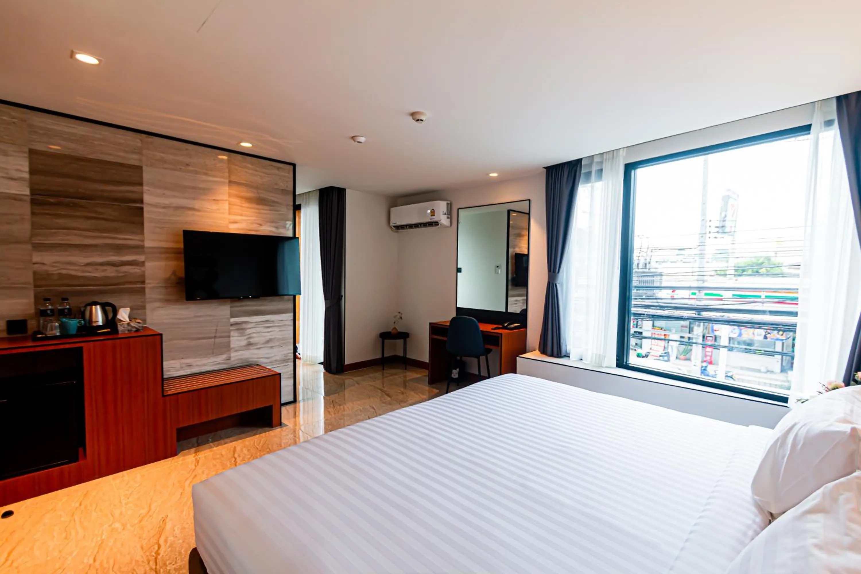 Bed in Frame Hotel Bangkok