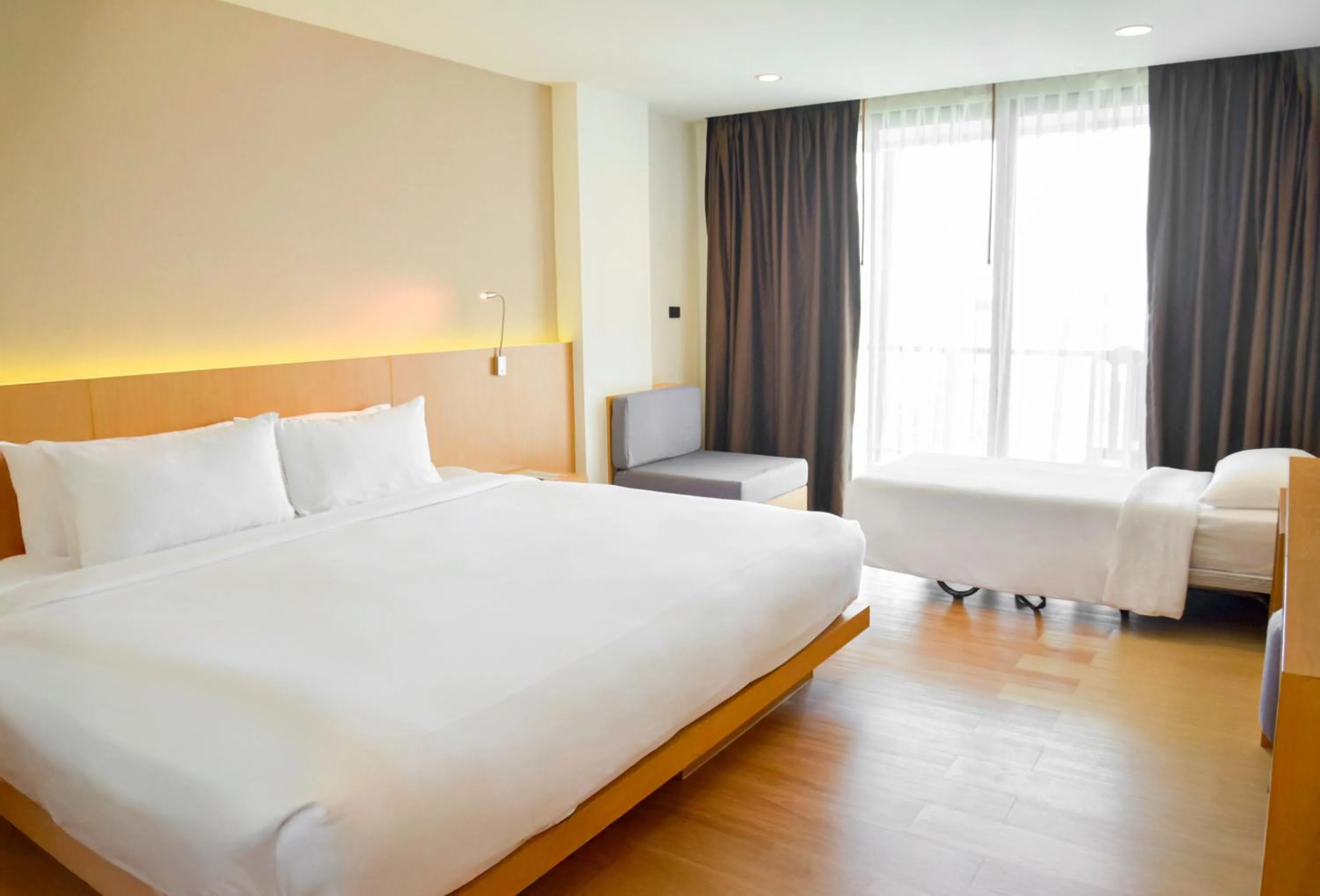 Bedroom, Bed in The Lunar Patong