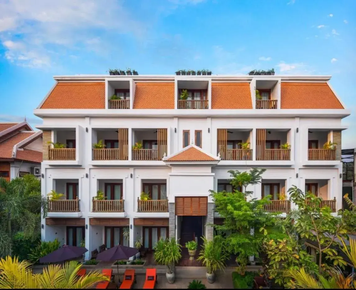 Property building in Mera Residence Property building in Mera Residence