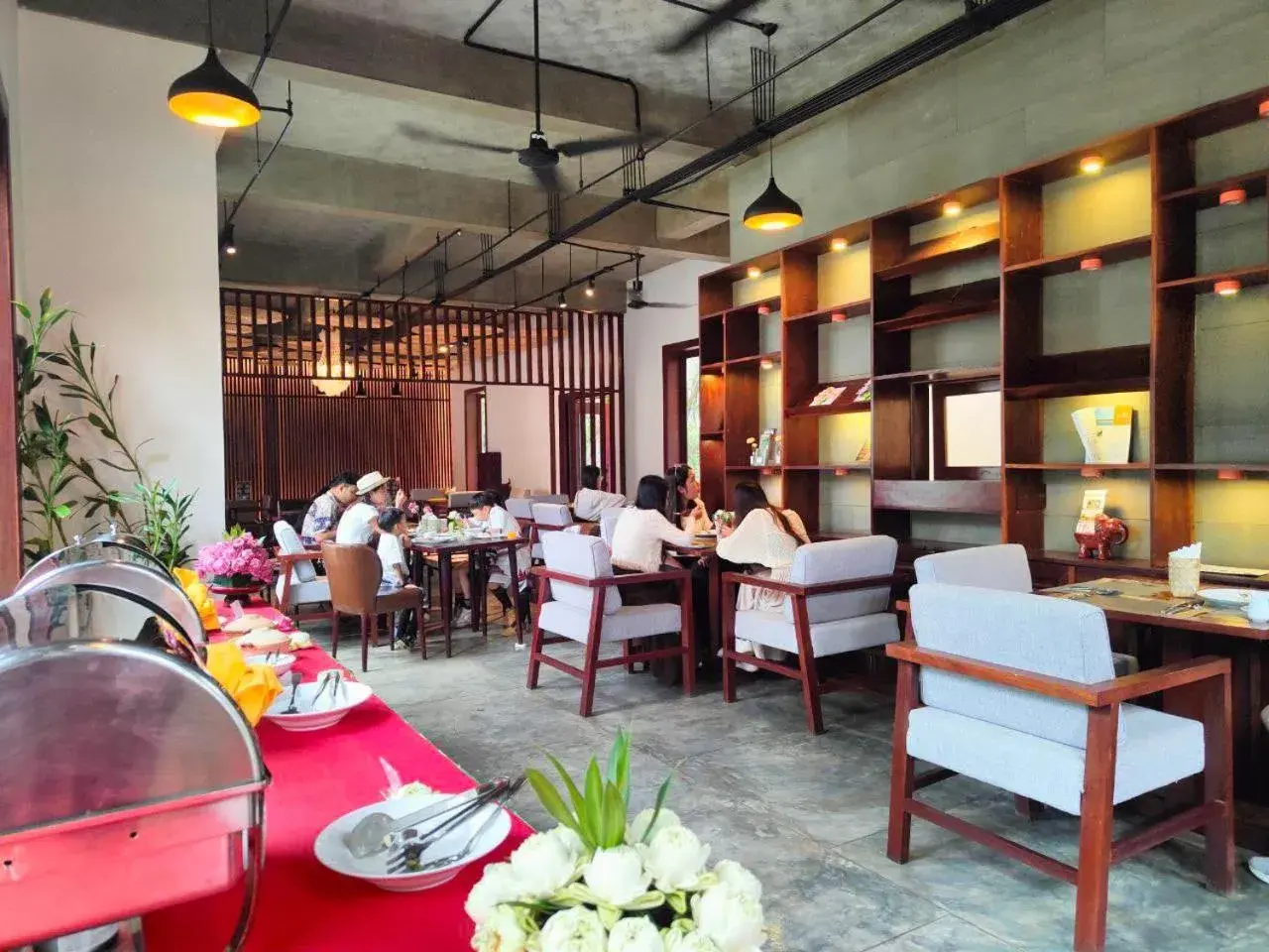 Restaurant/places to eat in Mera Residence Restaurant/places to eat in Mera Residence