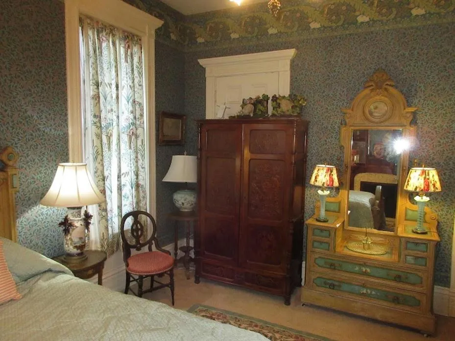 Bed in Johnstone Mansiion