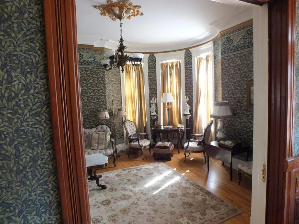 Living room in Johnstone Mansiion