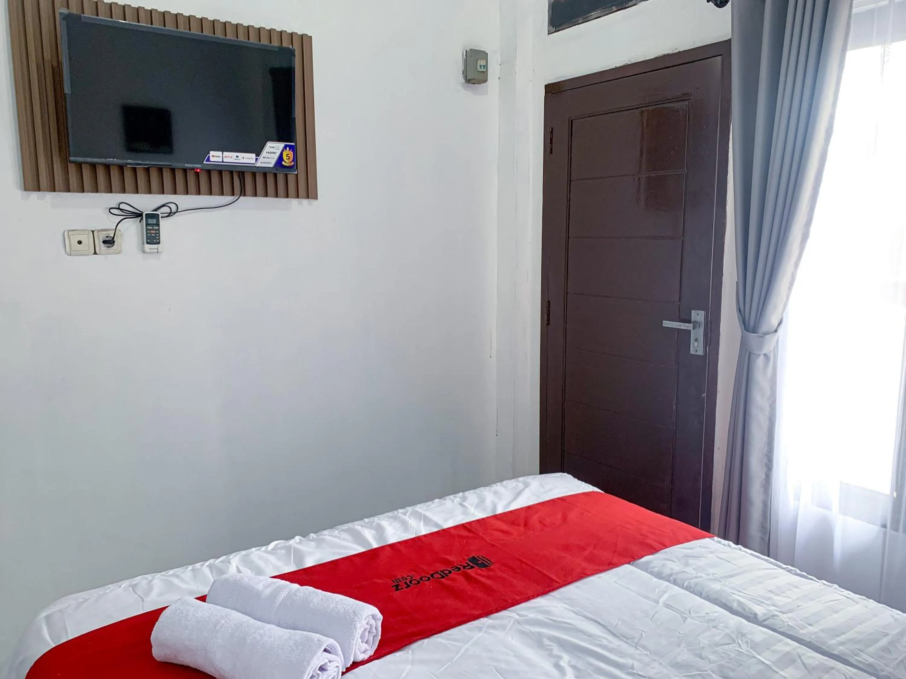 RedDoorz near FKIP UNTIRTA Serang