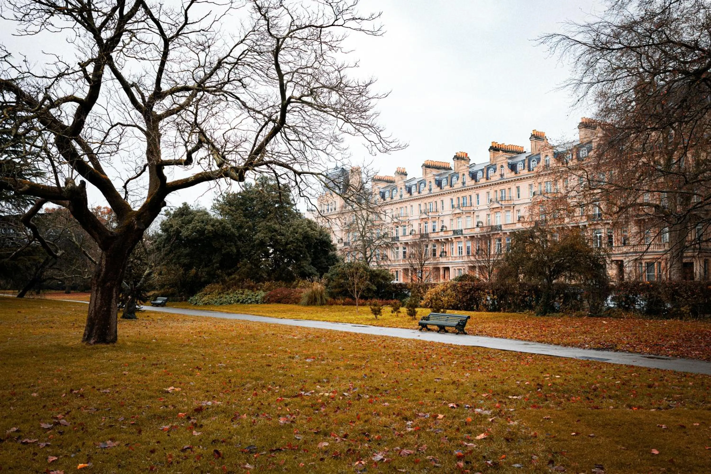 Nearby landmark in Chilworth Court