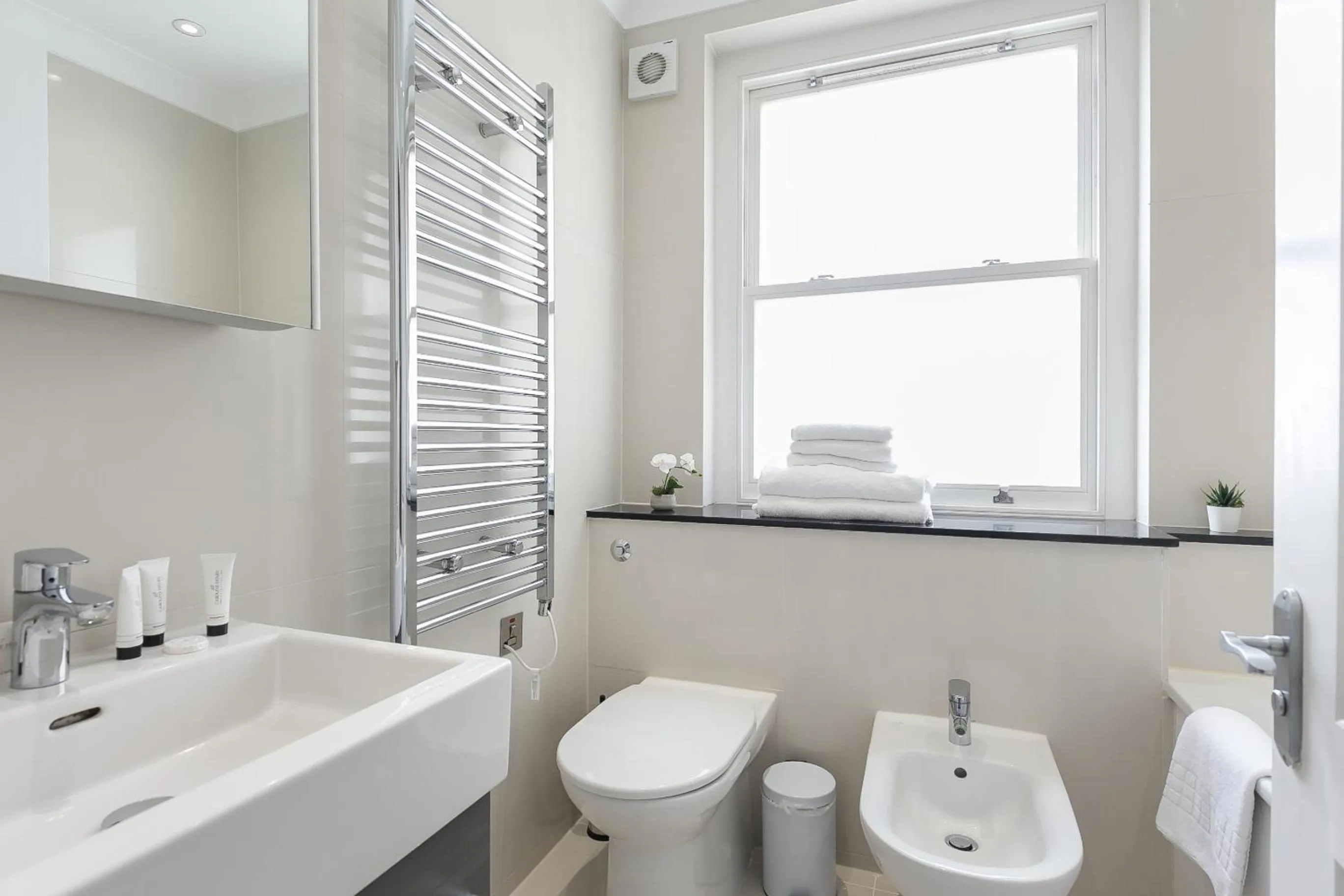 Toilet in Chilworth Court