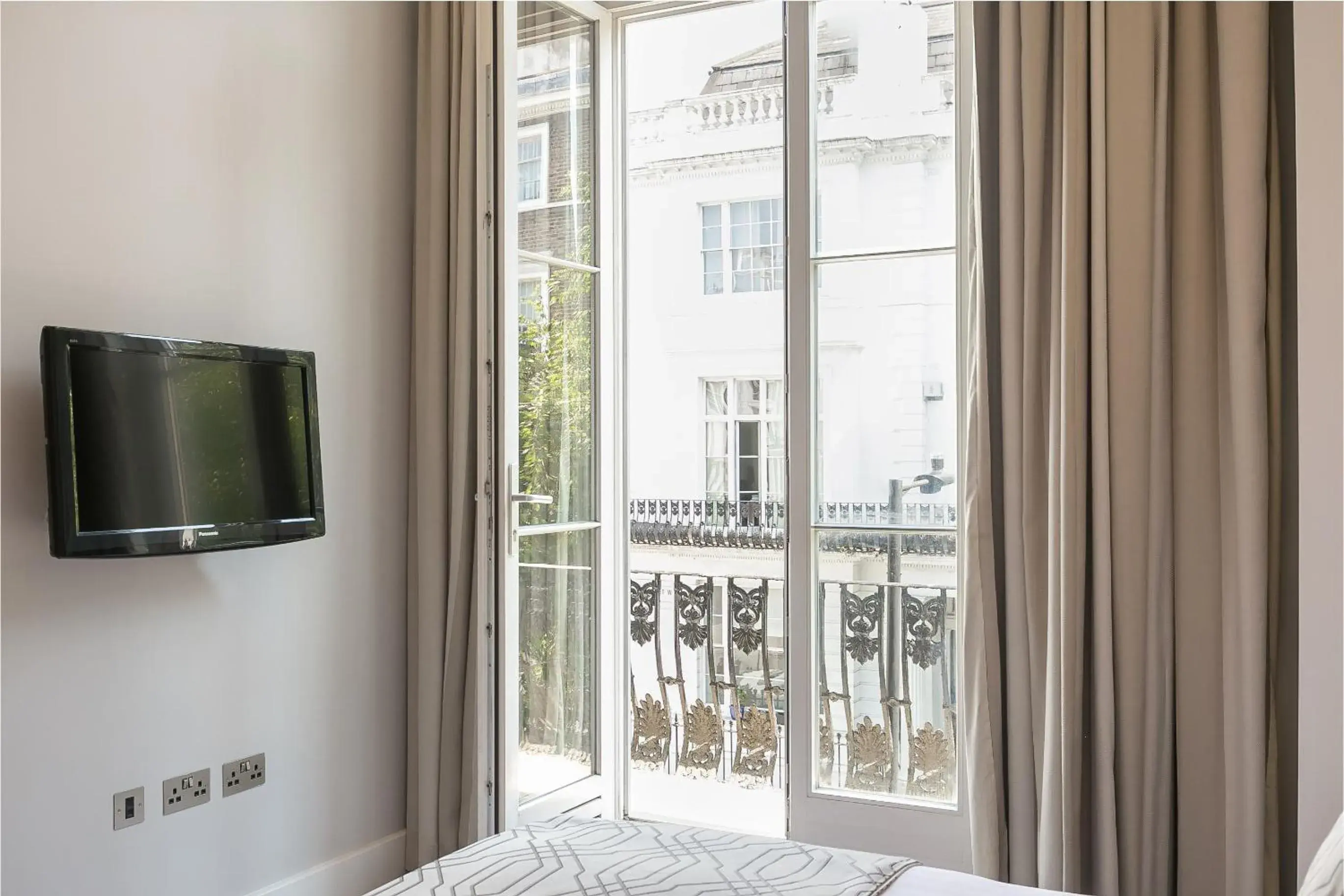 Bed in Chilworth Court Bed in Chilworth Court