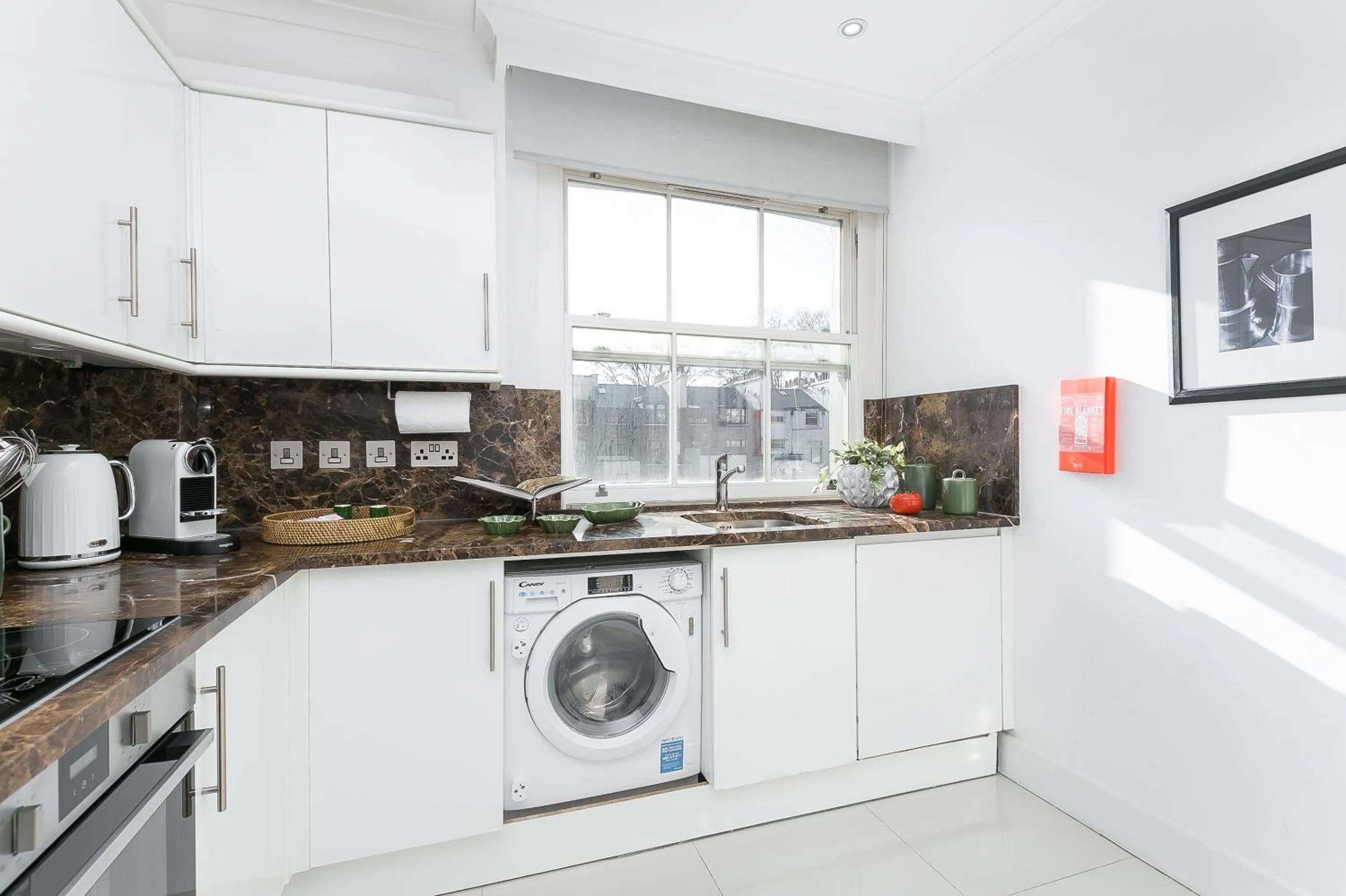 Coffee/tea facilities in Chilworth Court