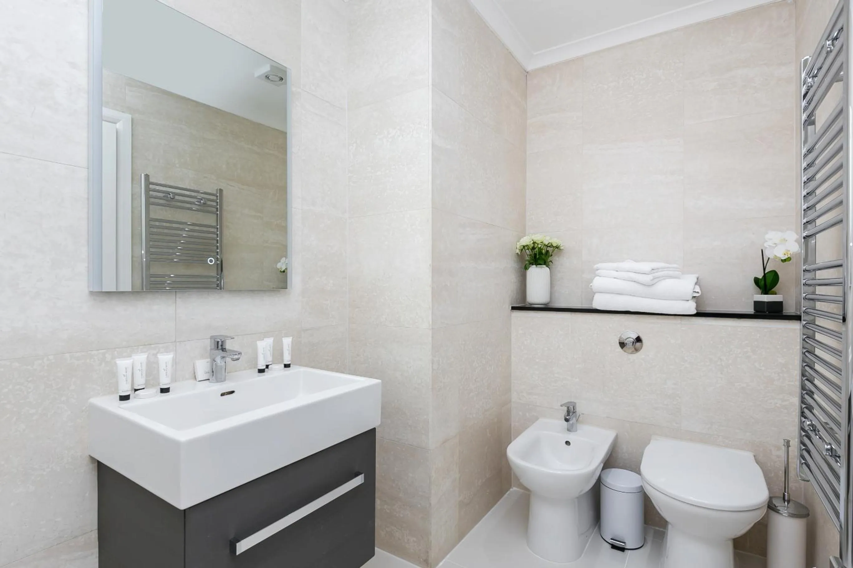 Toilet in Chilworth Court