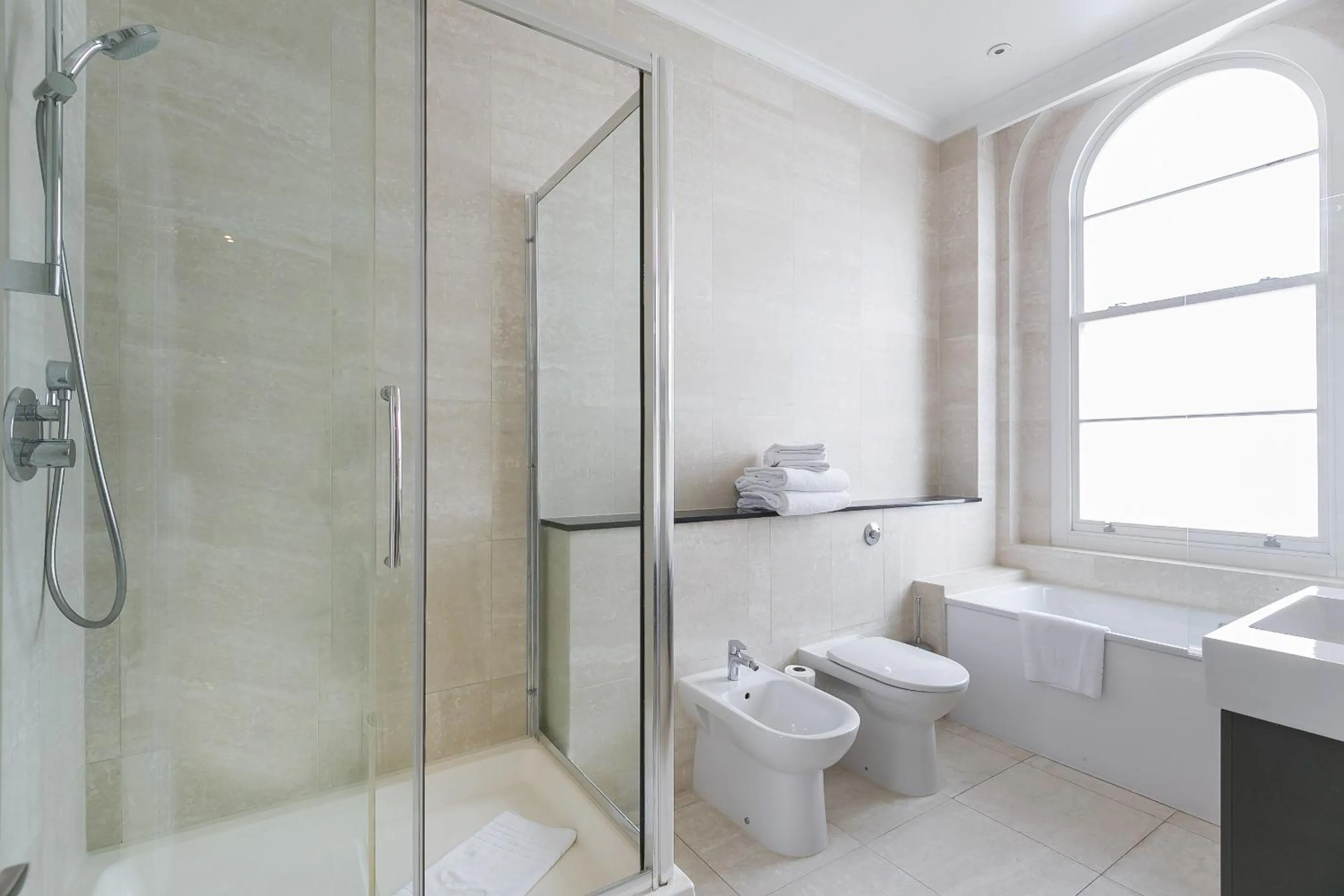 Shower in Chilworth Court