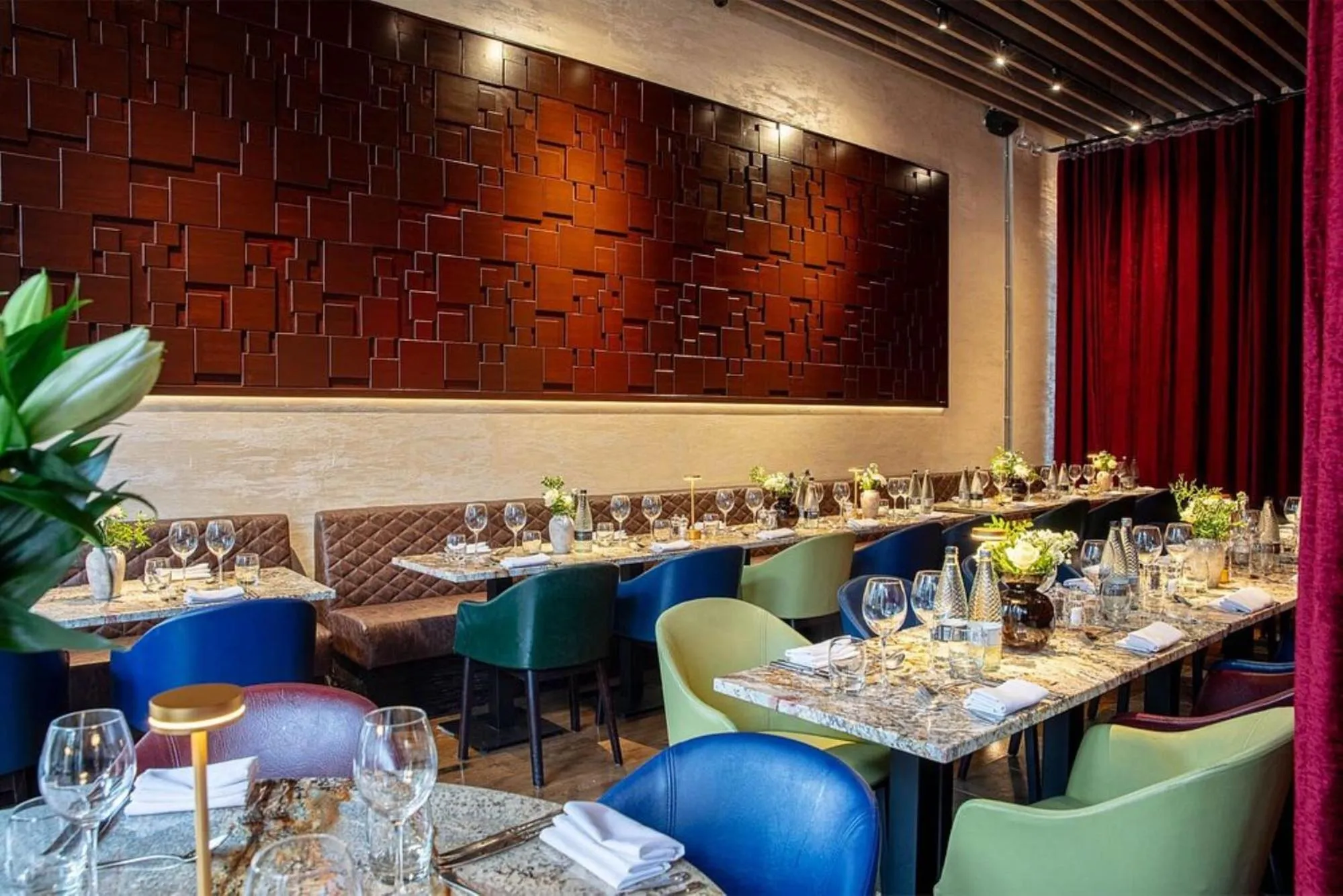 Restaurant/places to eat in Chilworth Court