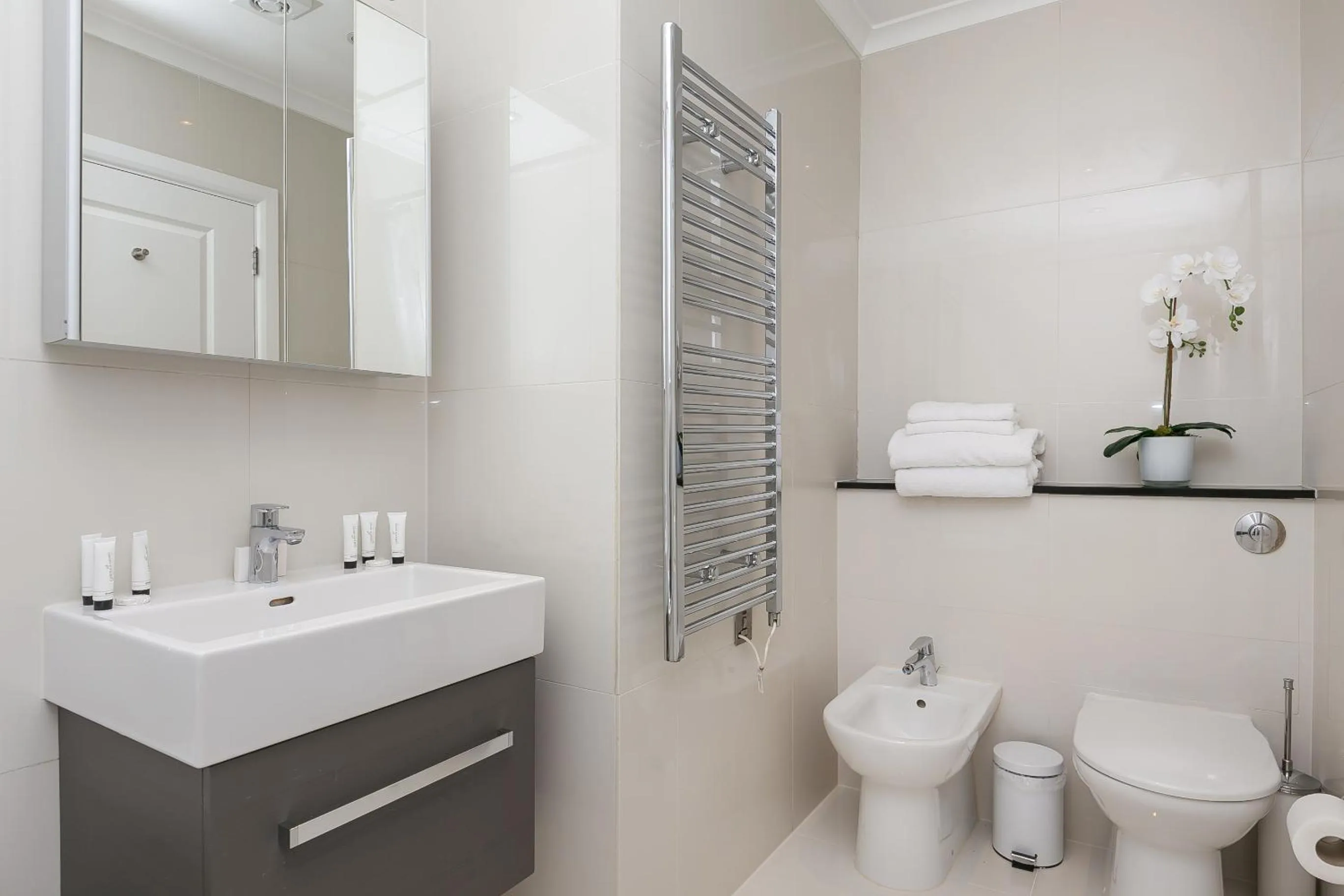 Shower in Chilworth Court