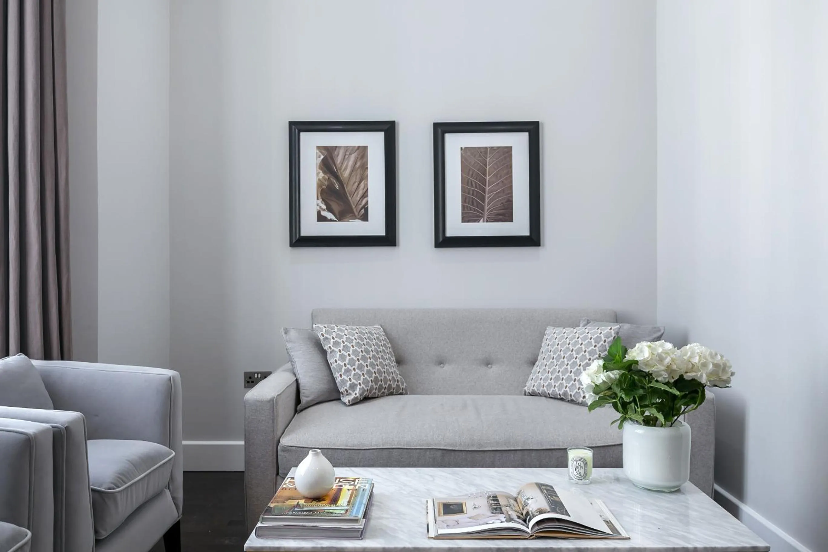 Living room in Chilworth Court