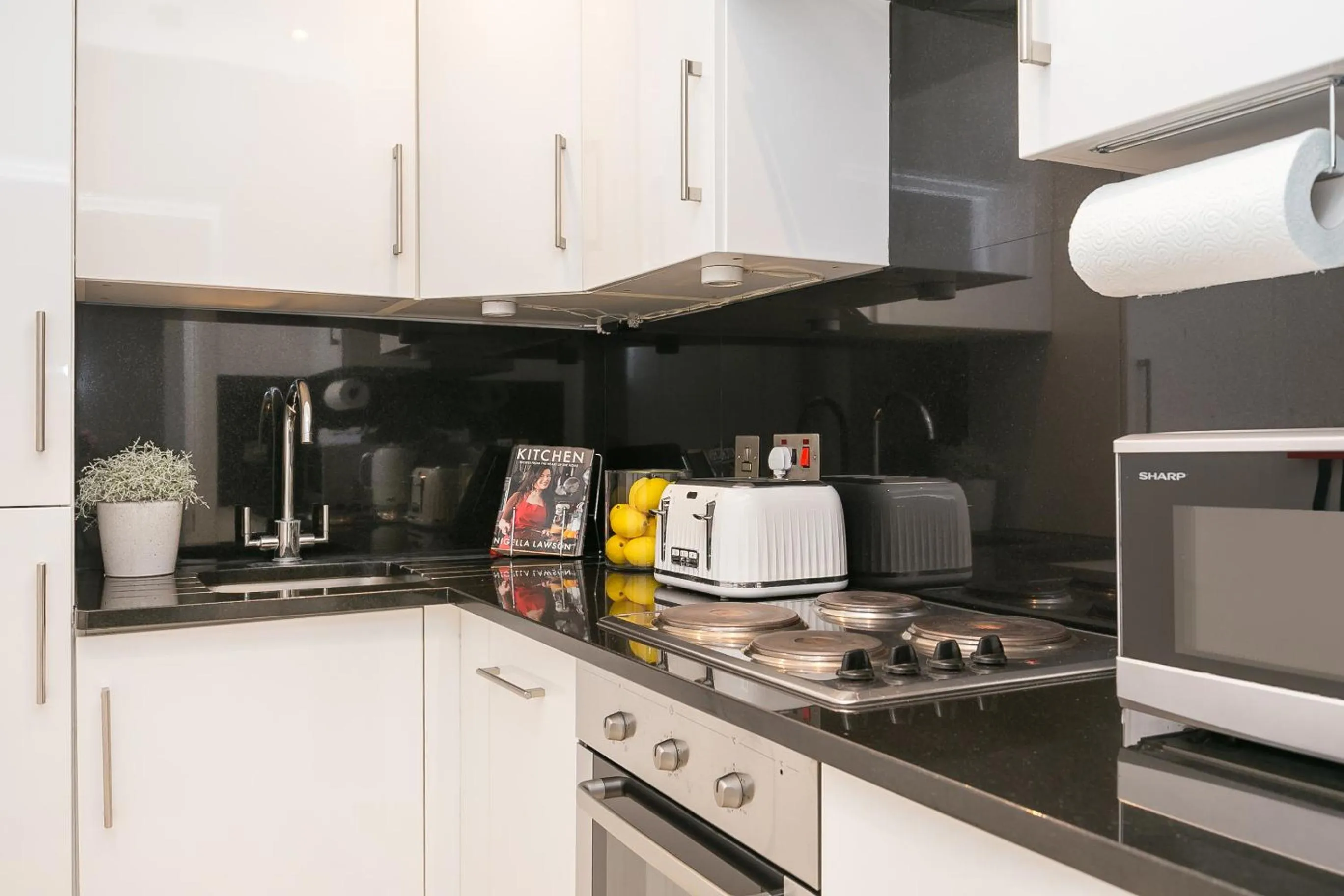 Coffee/tea facilities in Chilworth Court